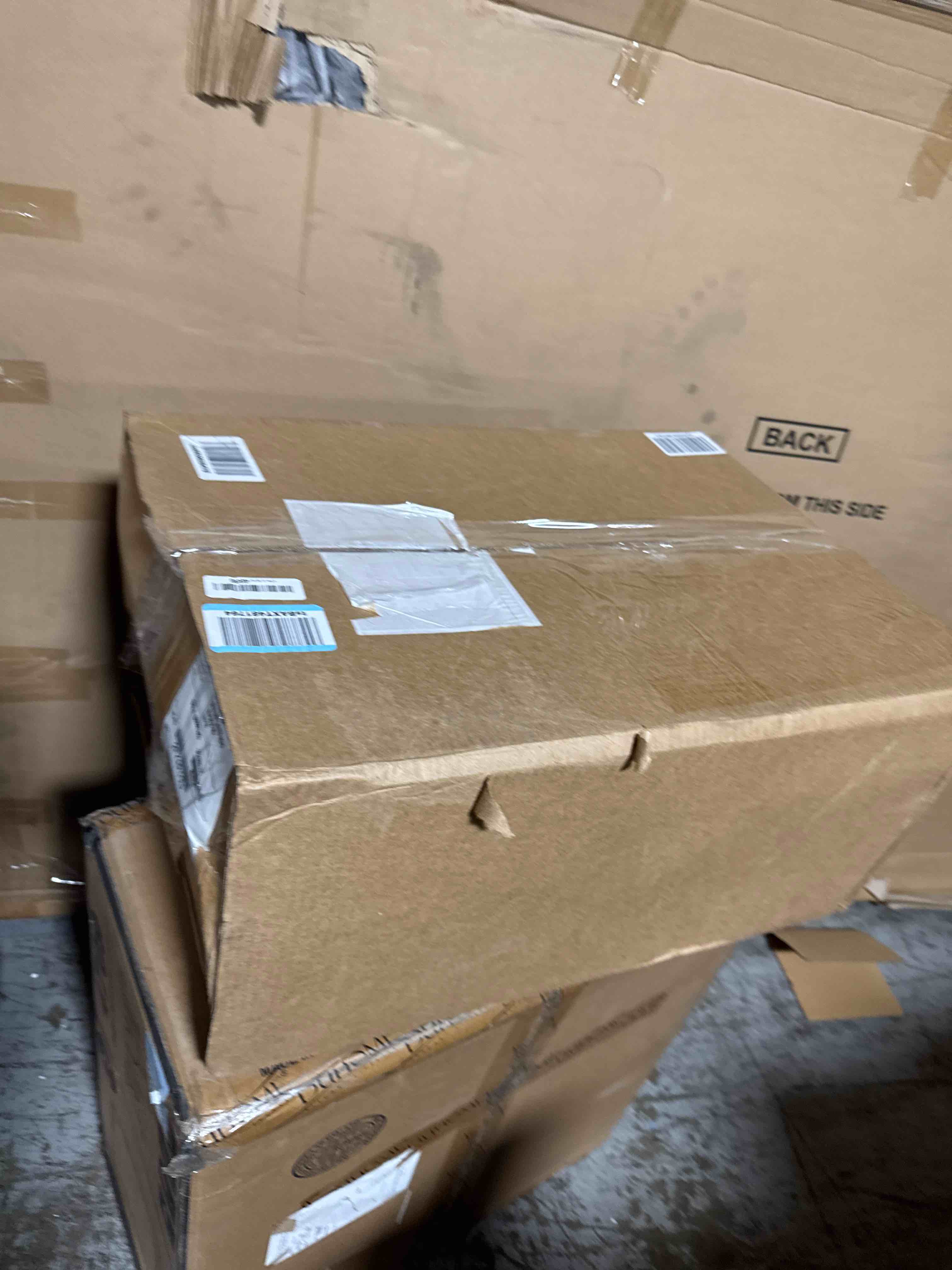 https://s3.amazonaws.com/lotting-images-prod/phillipi/GRA2156720_1758899532513.jpeg