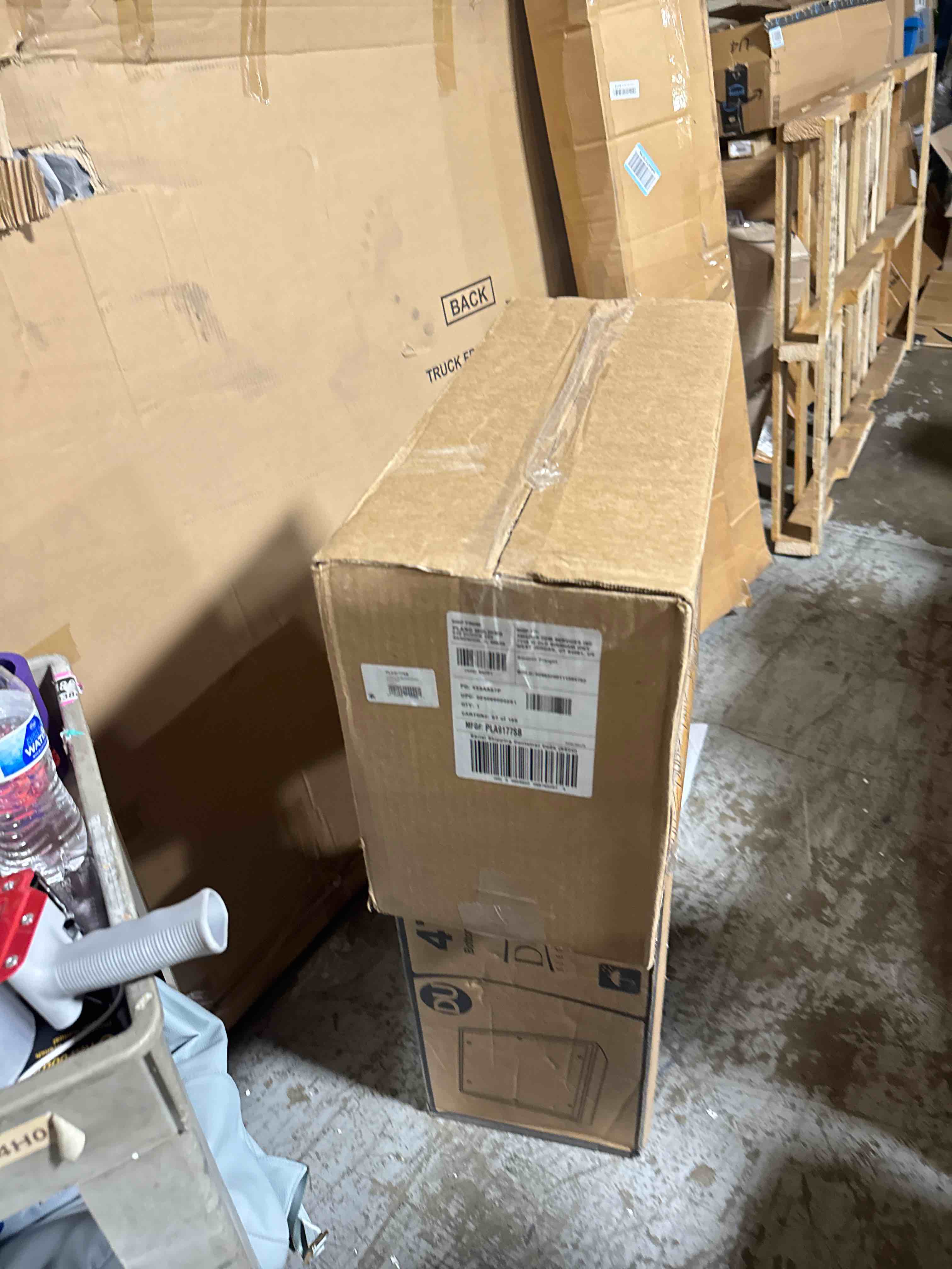 https://s3.amazonaws.com/lotting-images-prod/phillipi/GRA2156726_1758900285531.jpeg