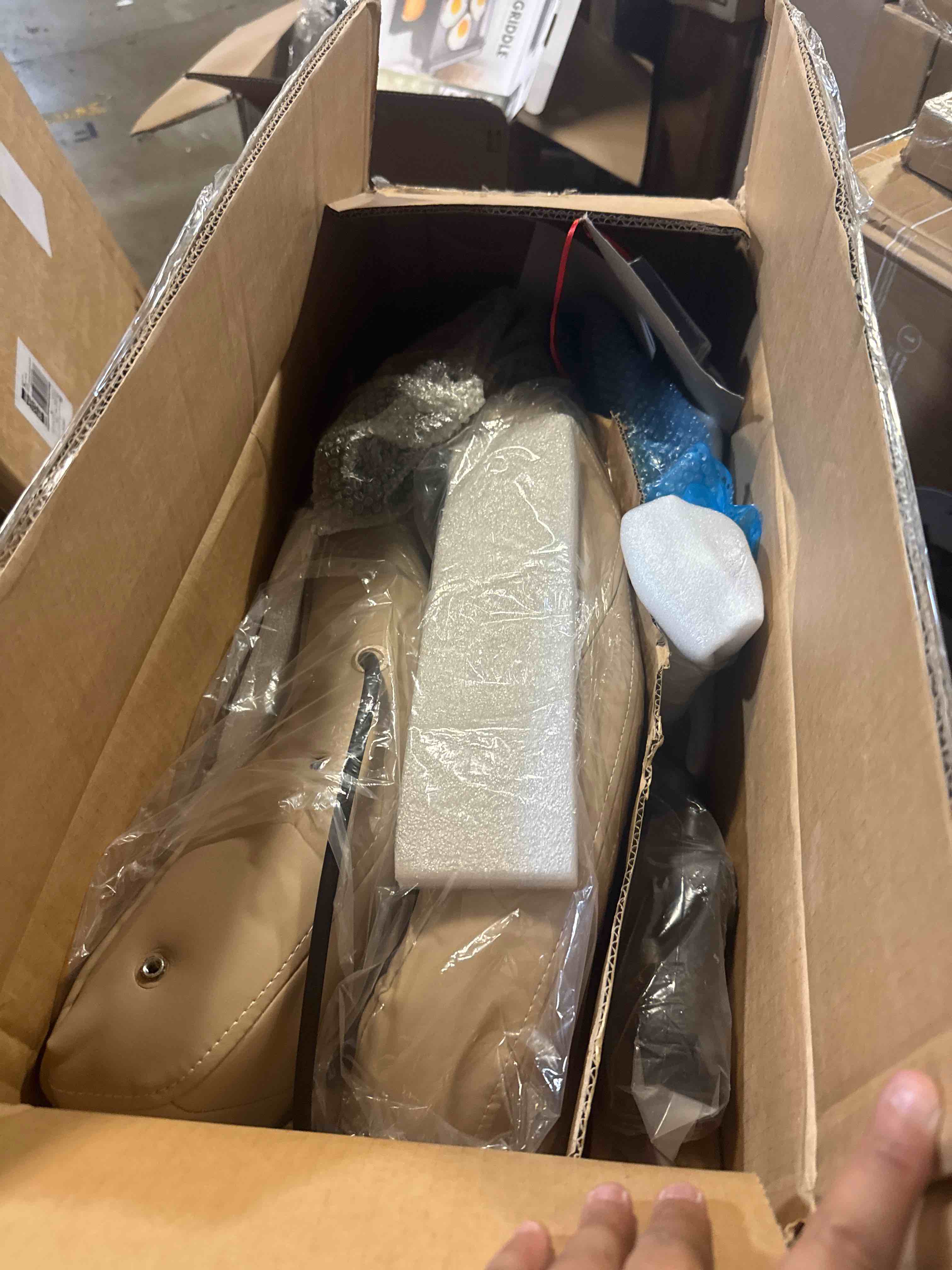 https://s3.amazonaws.com/lotting-images-prod/phillipi/GRA2157030_1760542973218.jpeg