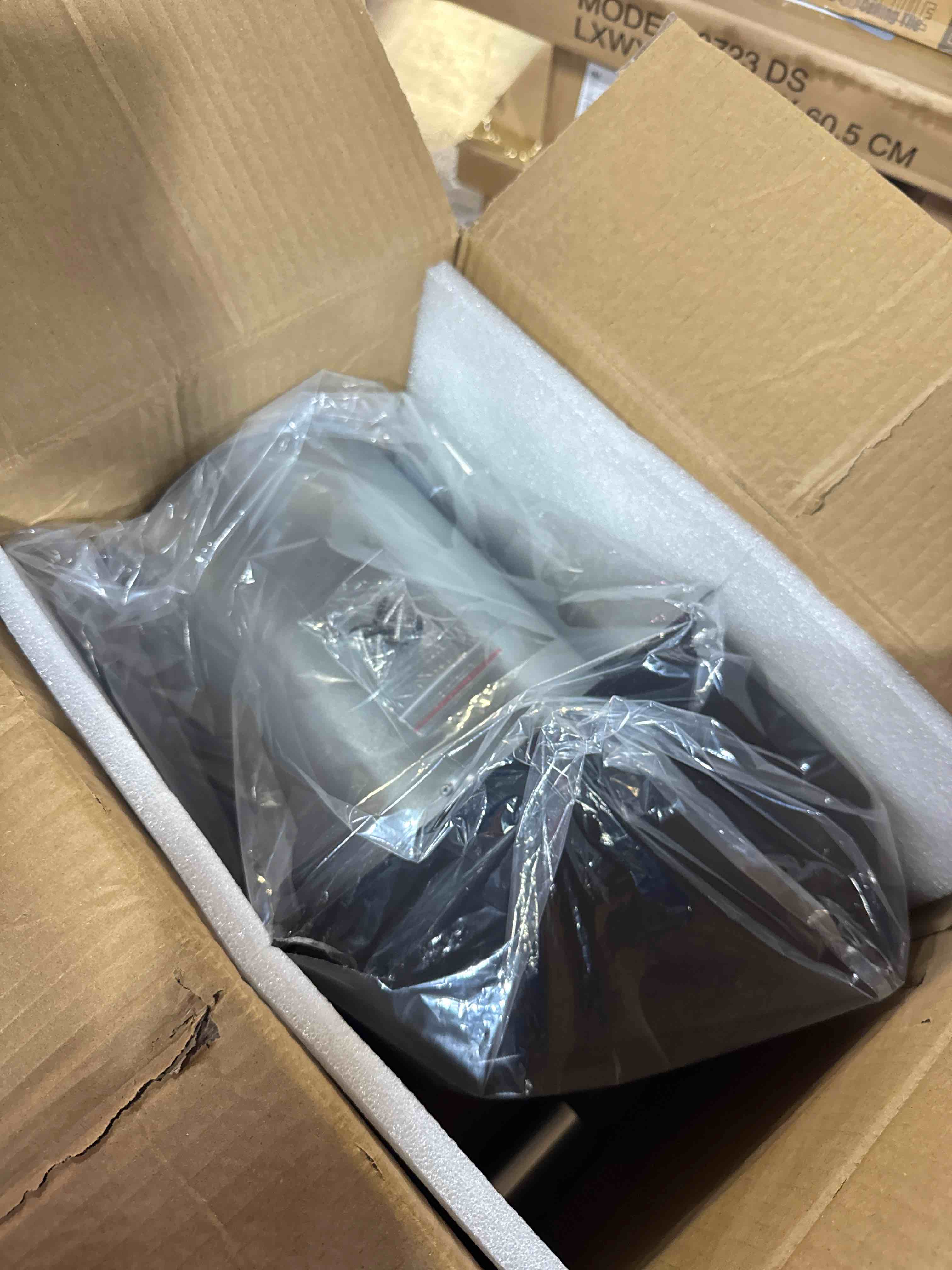 https://s3.amazonaws.com/lotting-images-prod/phillipi/GRA2157054_1760635899050.jpeg