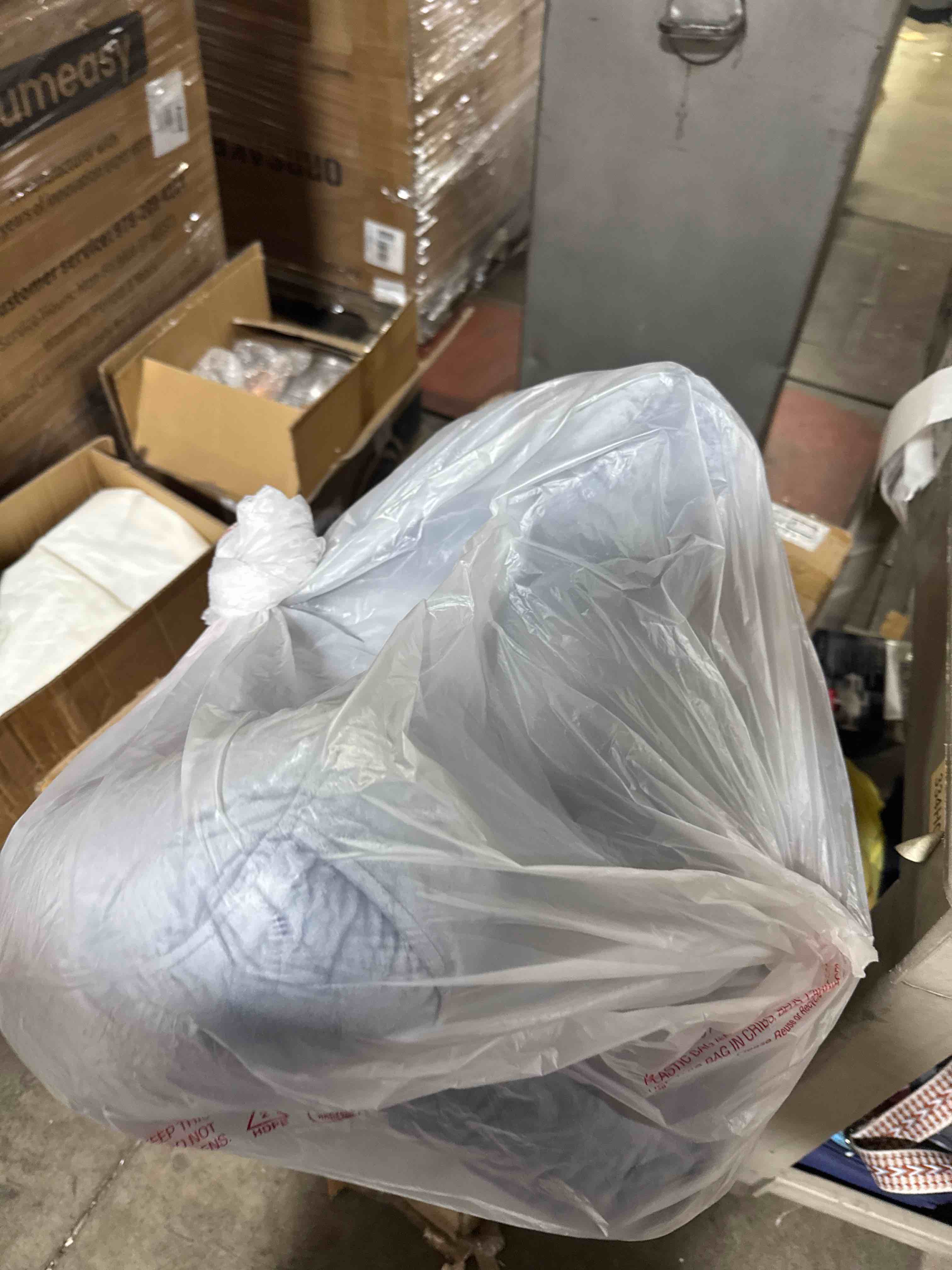 https://s3.amazonaws.com/lotting-images-prod/phillipi/GRA2157209_1761057517021.jpeg