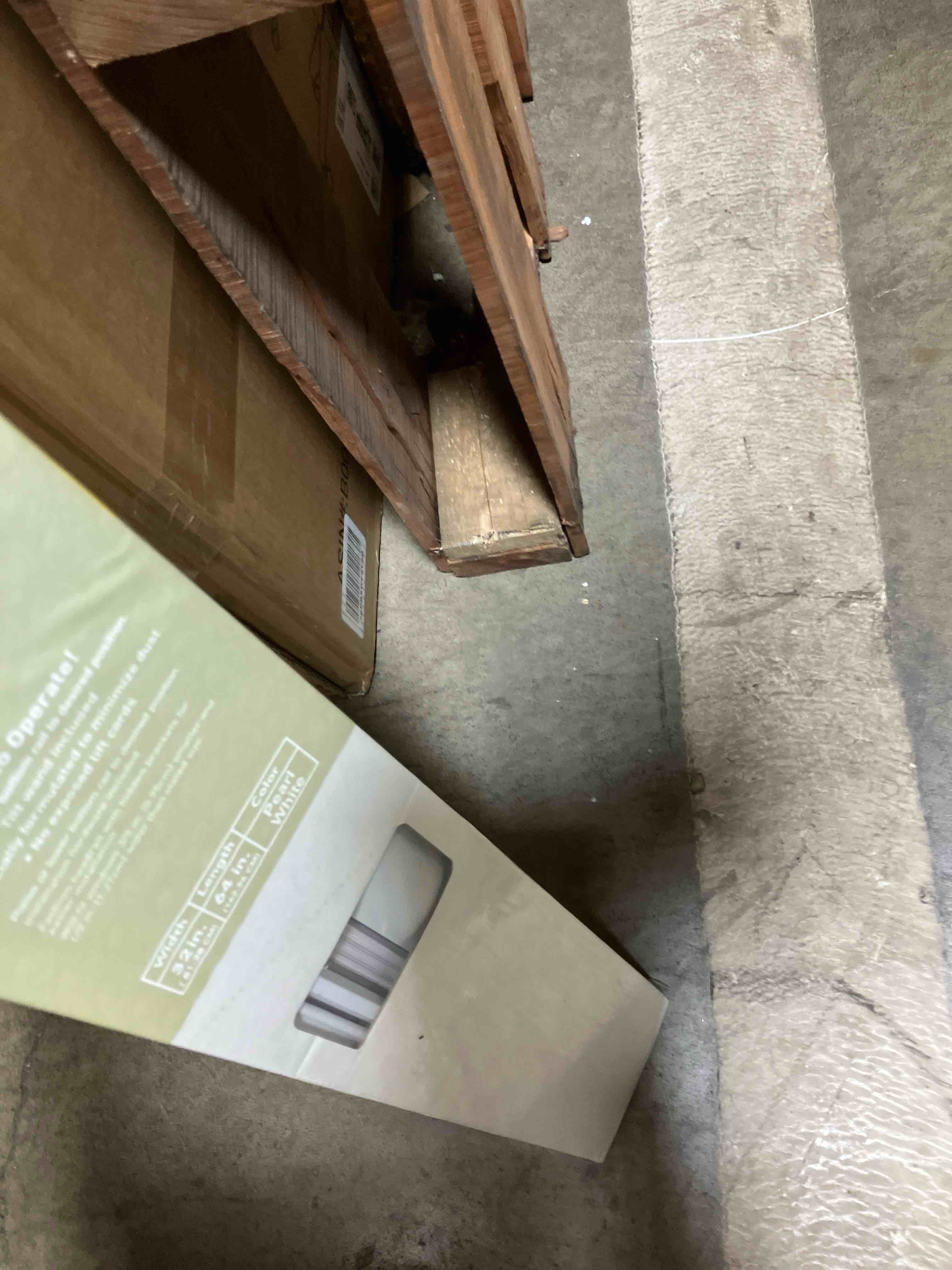 https://s3.amazonaws.com/lotting-images-prod/phillipi/GRA2158461_1752841652896.jpeg