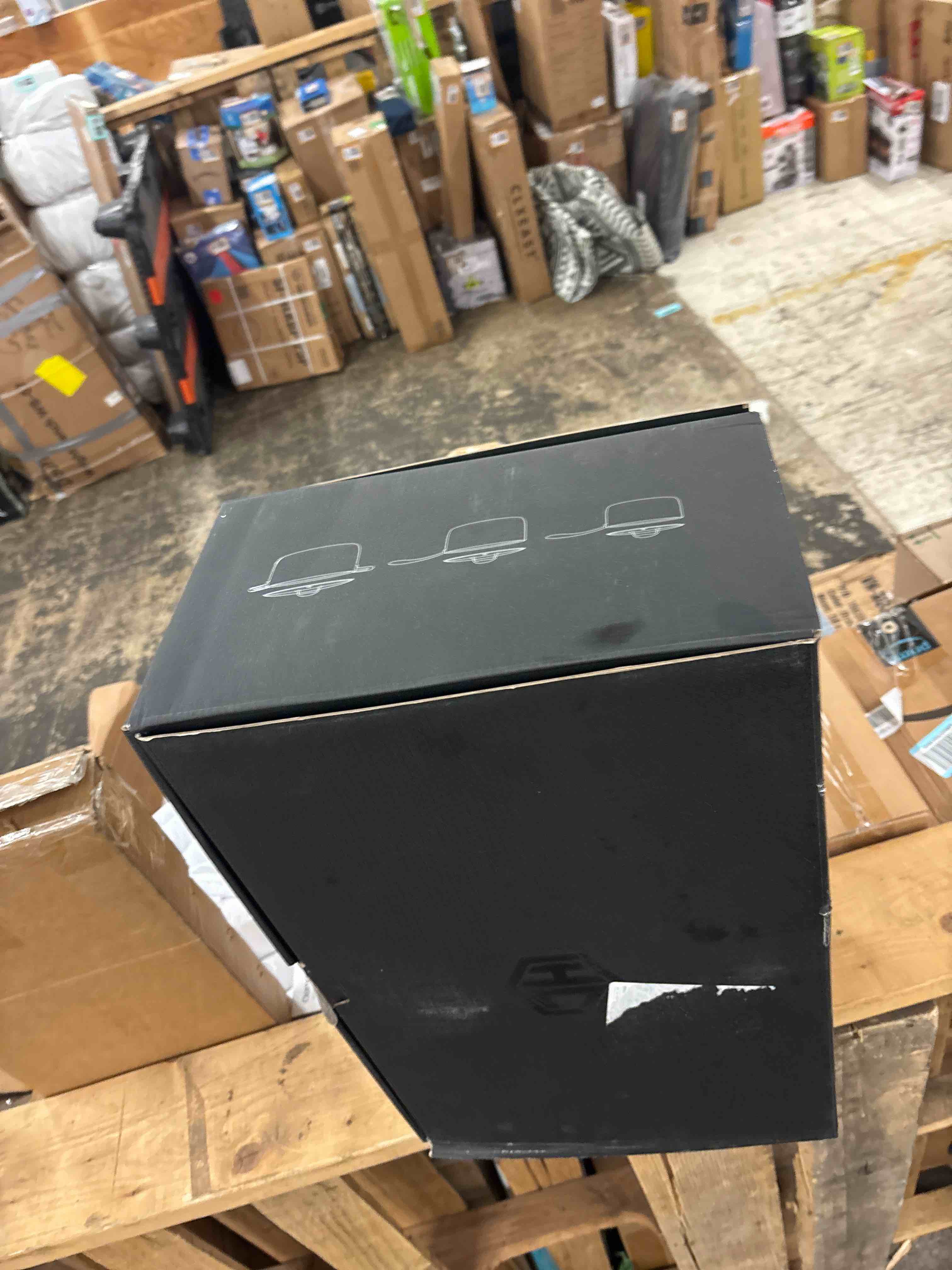https://s3.amazonaws.com/lotting-images-prod/phillipi/GRA2158523_1753342265569.jpeg