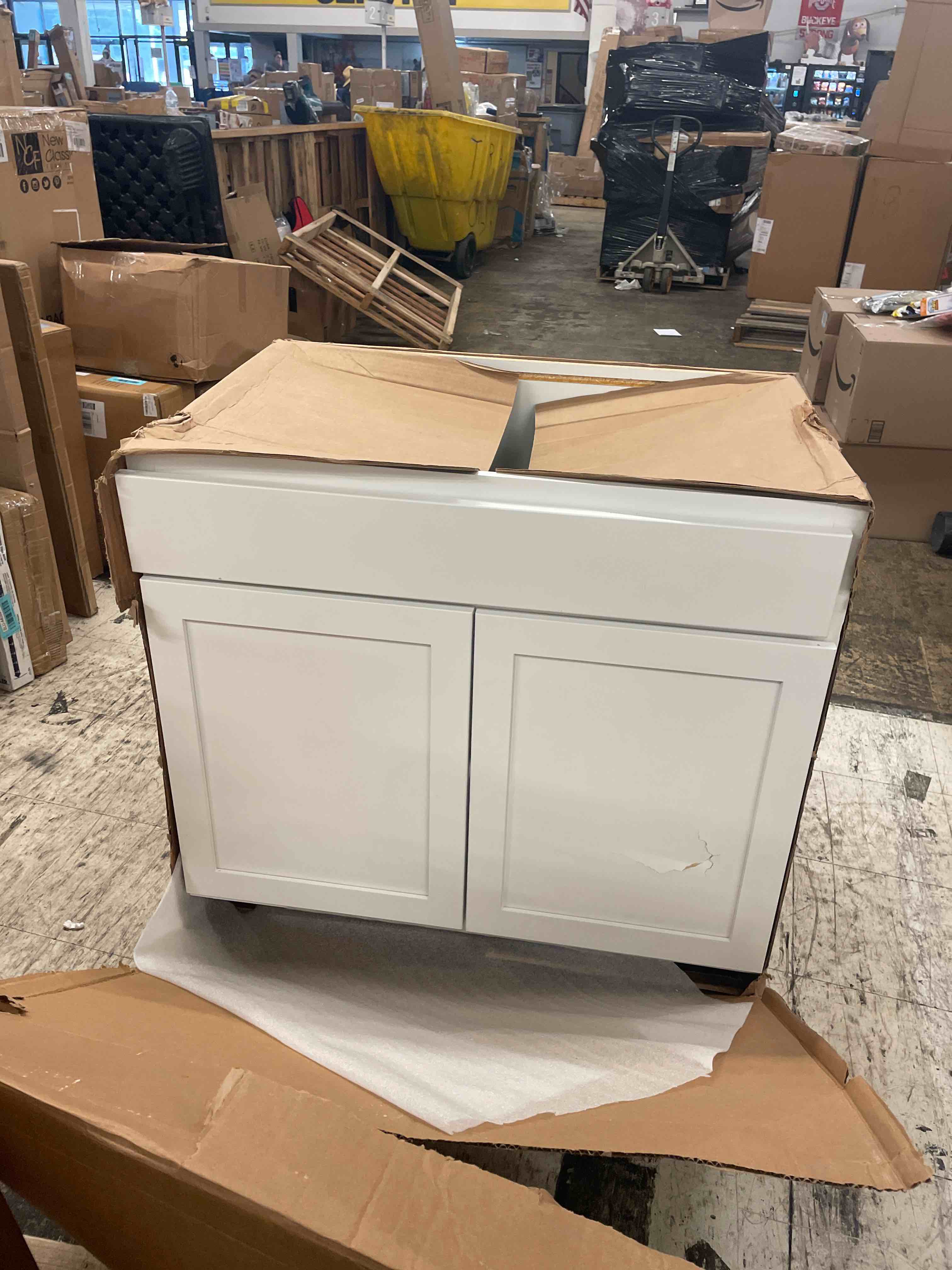 https://s3.amazonaws.com/lotting-images-prod/phillipi/GRA2158881_1754005981828.jpeg