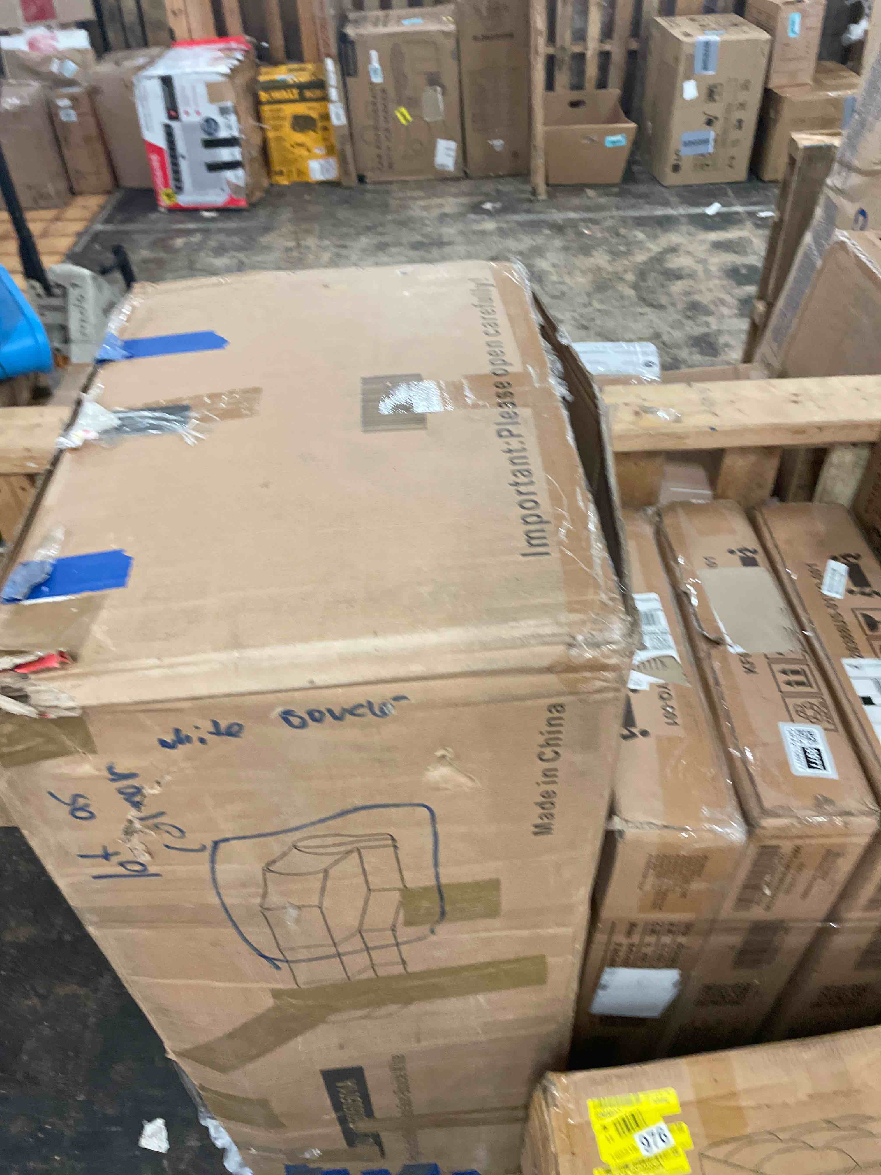 https://s3.amazonaws.com/lotting-images-prod/phillipi/GRA2158980_1754639302081.jpeg