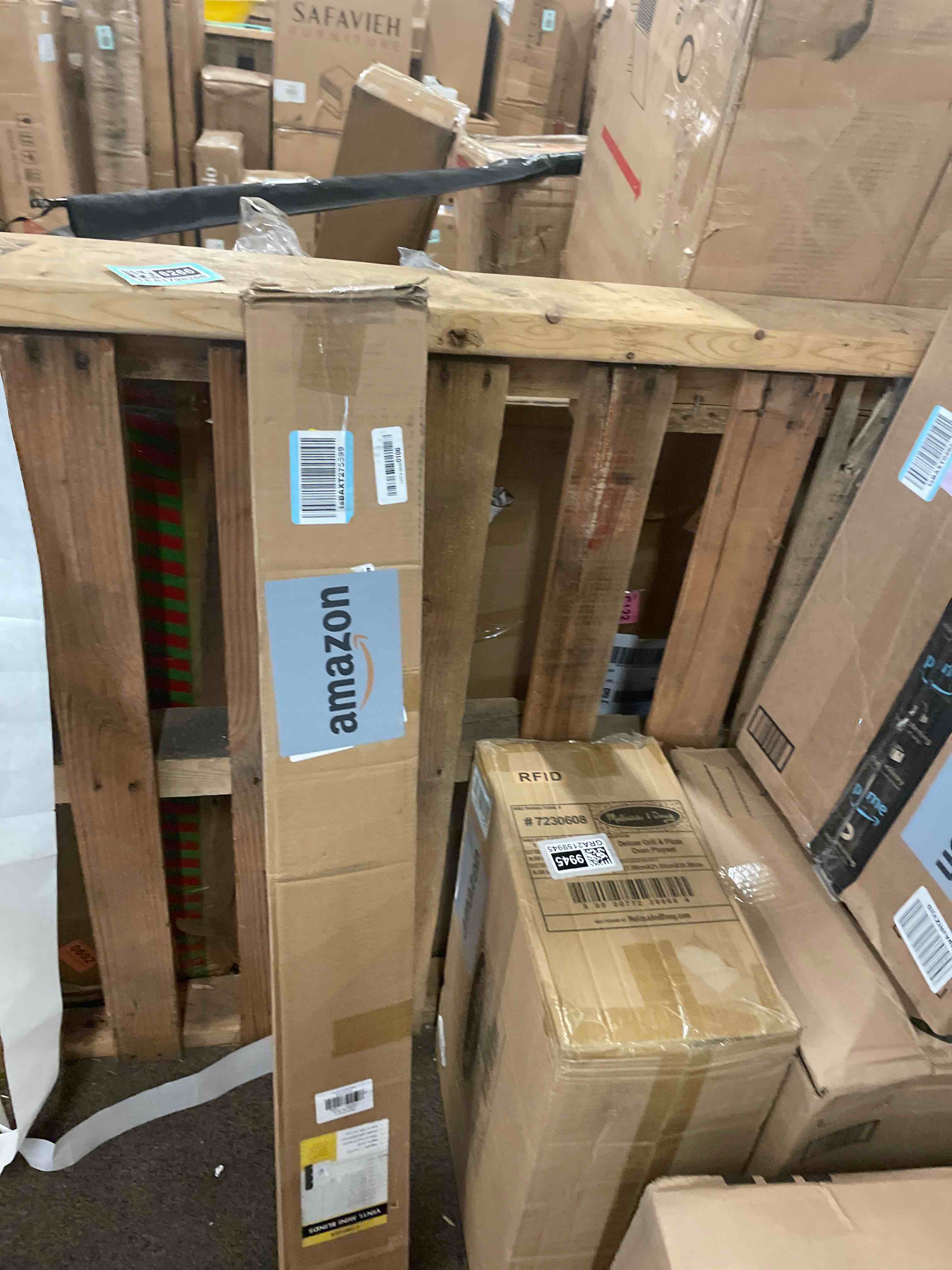 https://s3.amazonaws.com/lotting-images-prod/phillipi/GRA2159947_1757688843601.jpeg