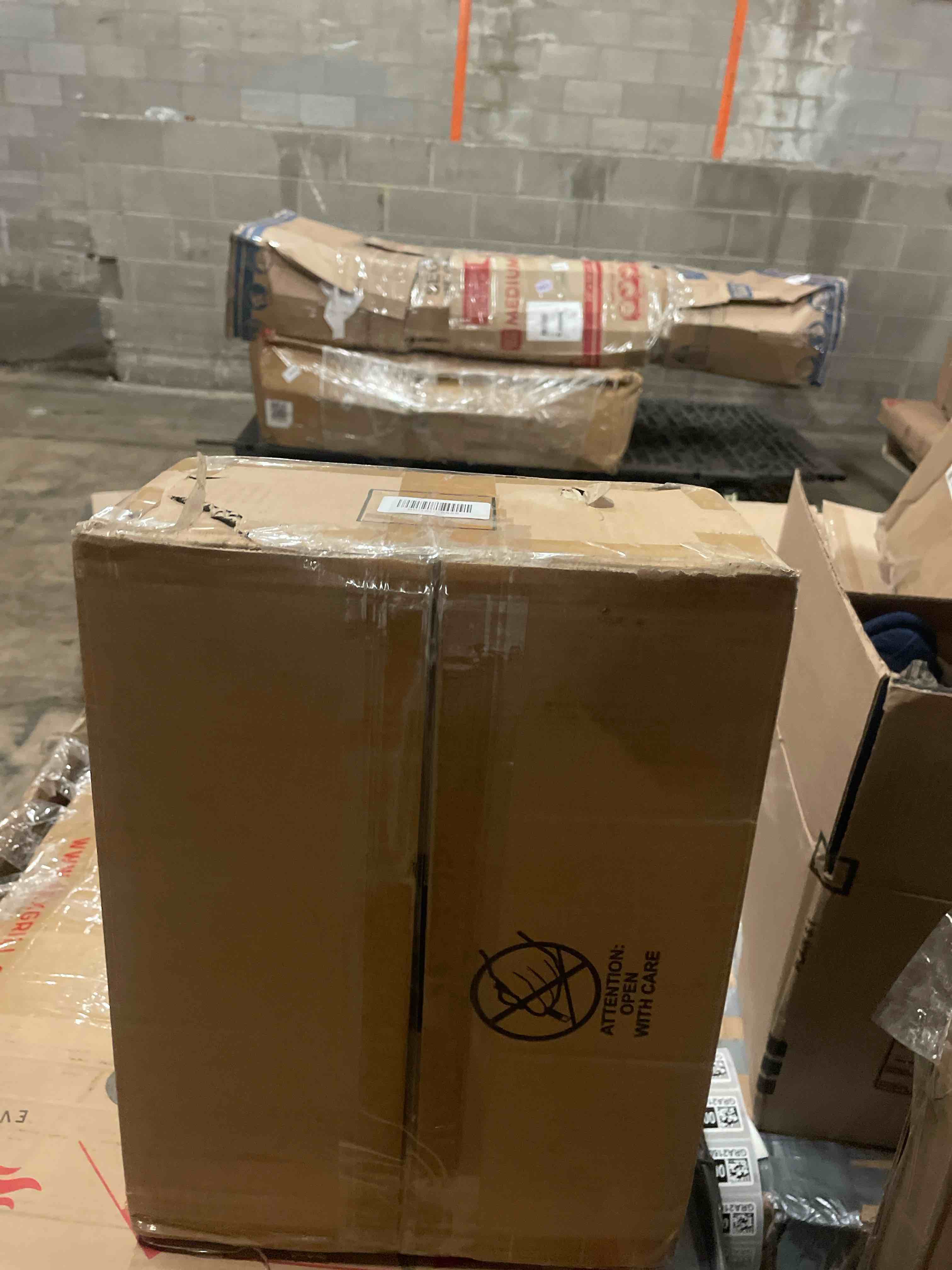 https://s3.amazonaws.com/lotting-images-prod/phillipi/GRA2160009_1757807821360.jpeg