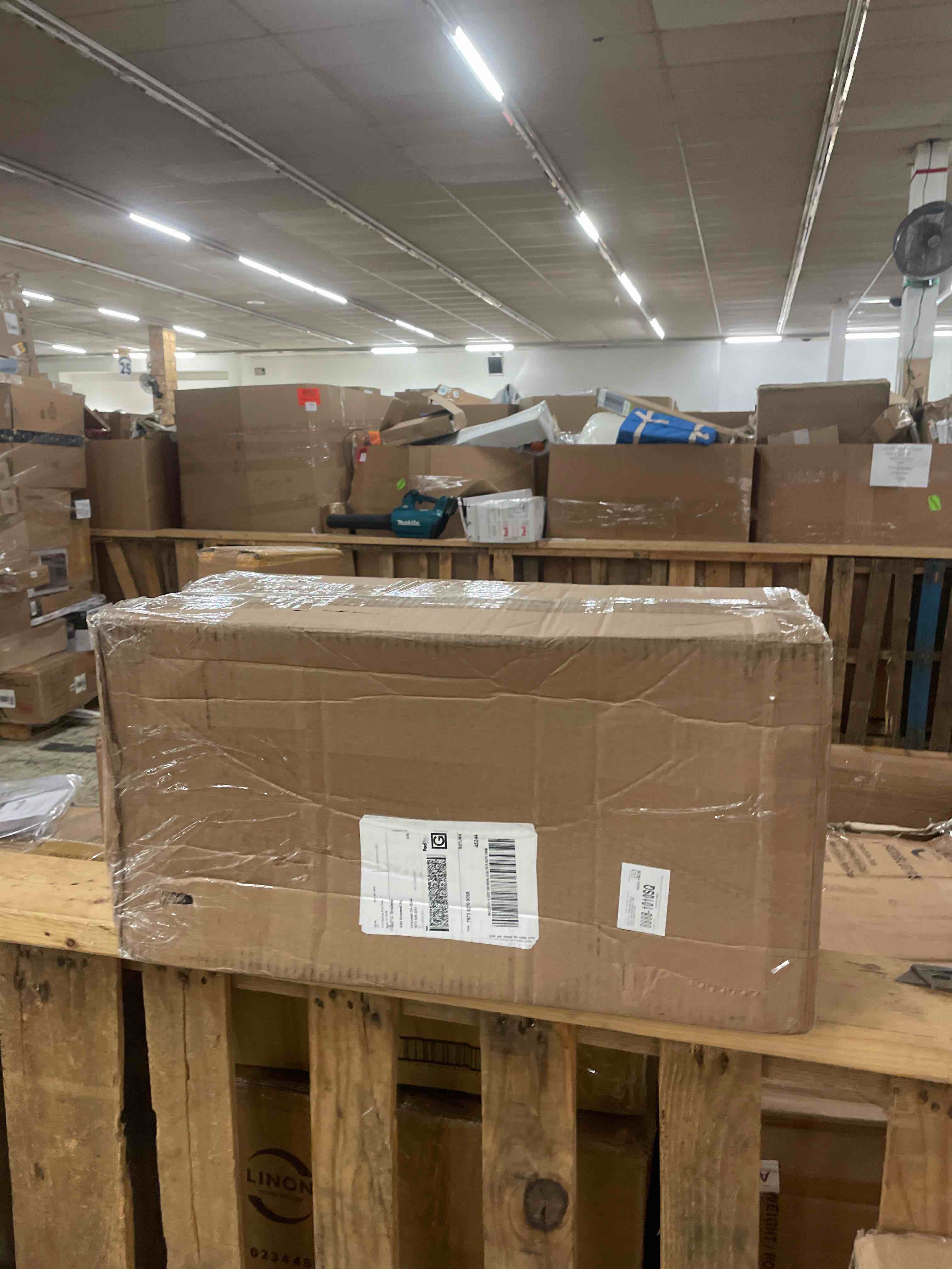 https://s3.amazonaws.com/lotting-images-prod/phillipi/GRA2160198_1758158706157.jpeg