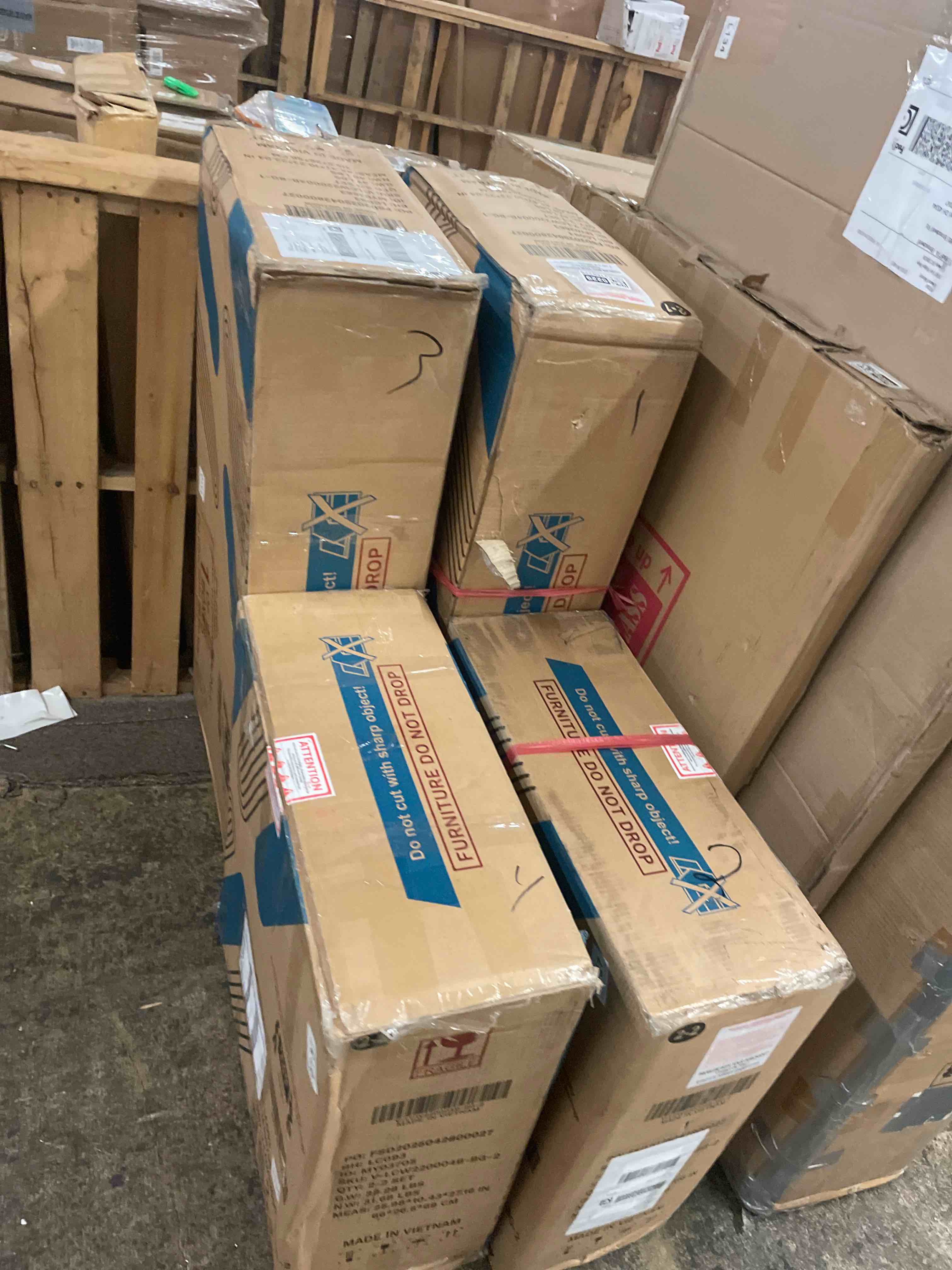 https://s3.amazonaws.com/lotting-images-prod/phillipi/GRA2160229_1758168114304.jpeg