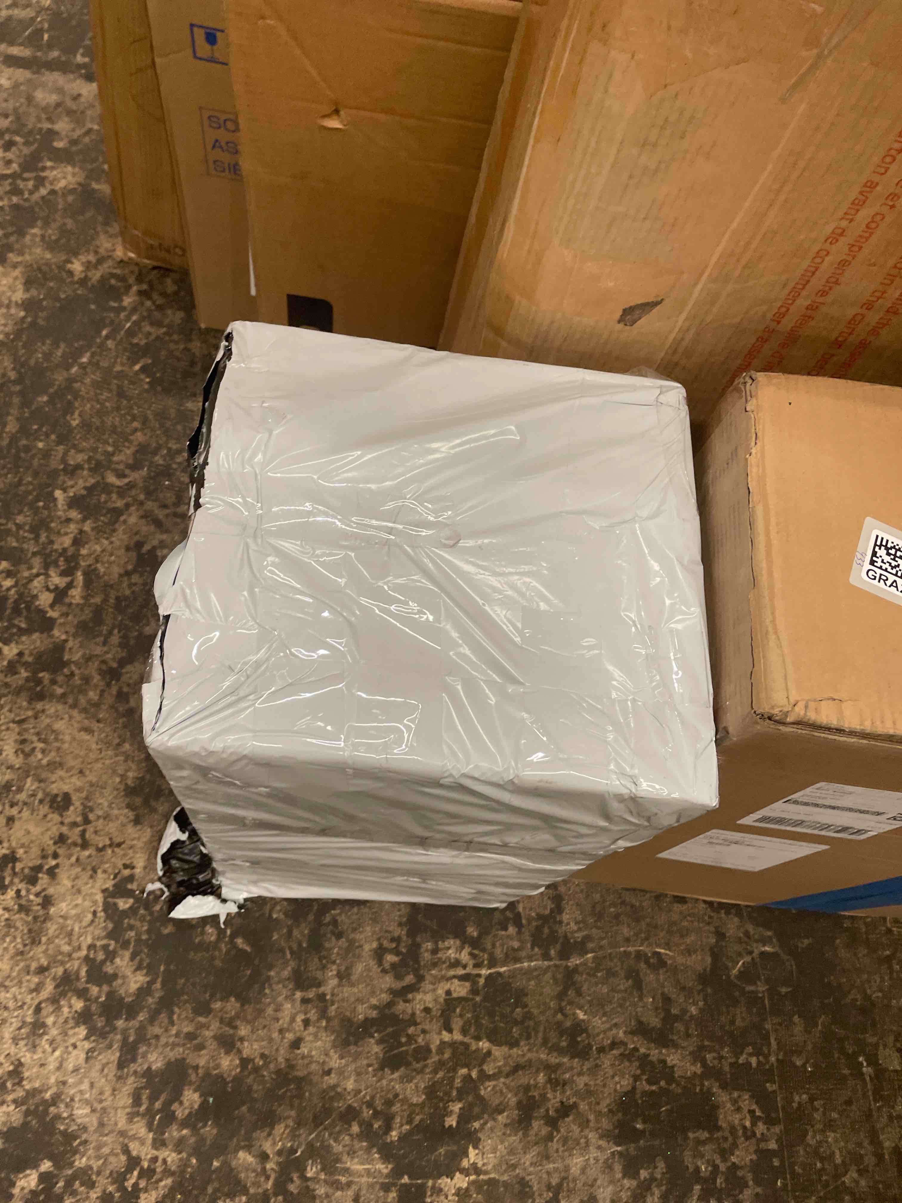 https://s3.amazonaws.com/lotting-images-prod/phillipi/GRA2160303_1758302401860.jpeg