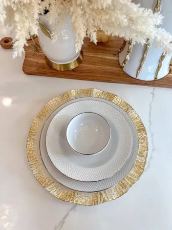 Pique Gold Rim 14 Piece Porcelain Dinnerware Set