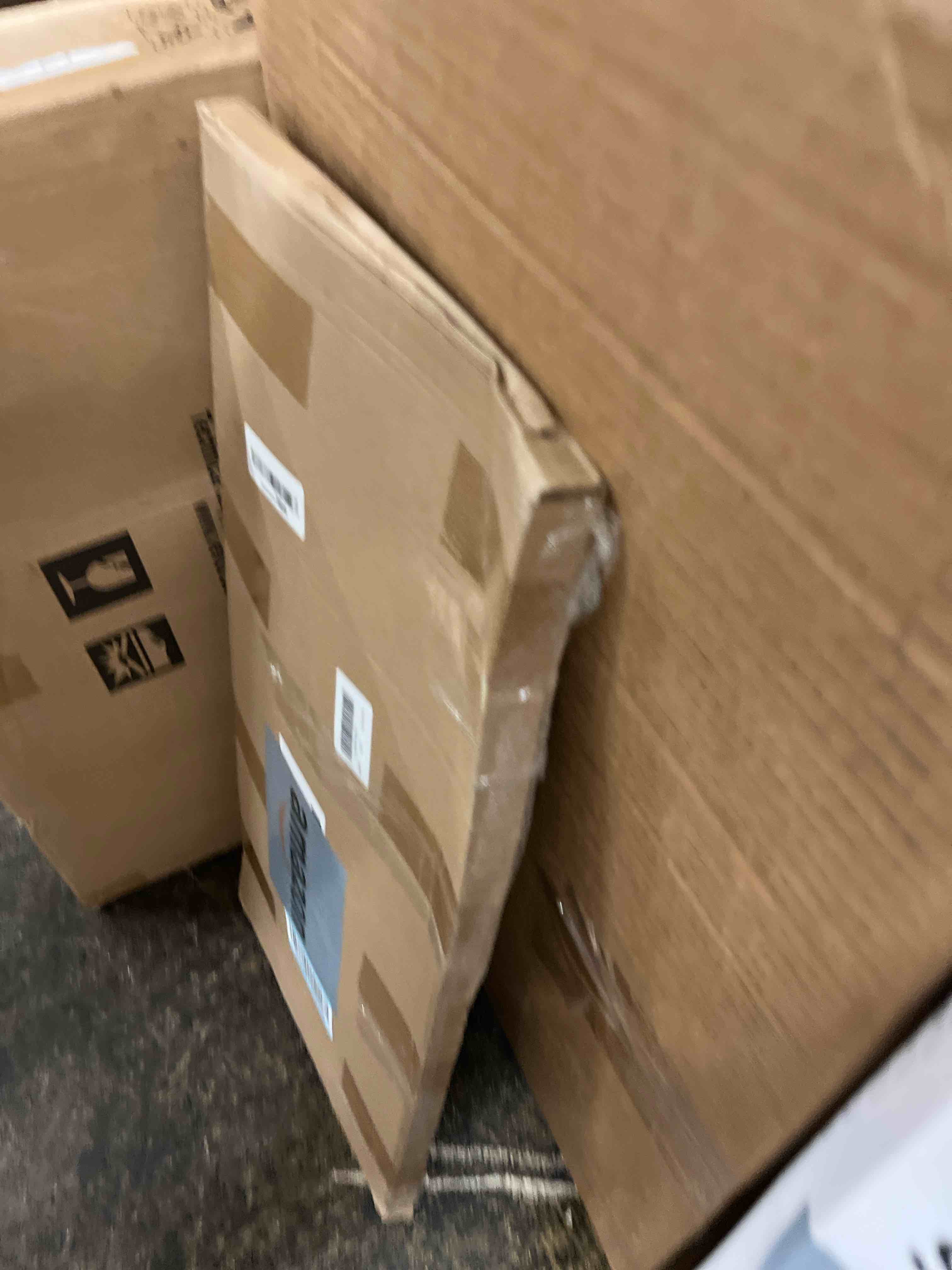 https://s3.amazonaws.com/lotting-images-prod/phillipi/GRA2161727_1756342967088.jpeg