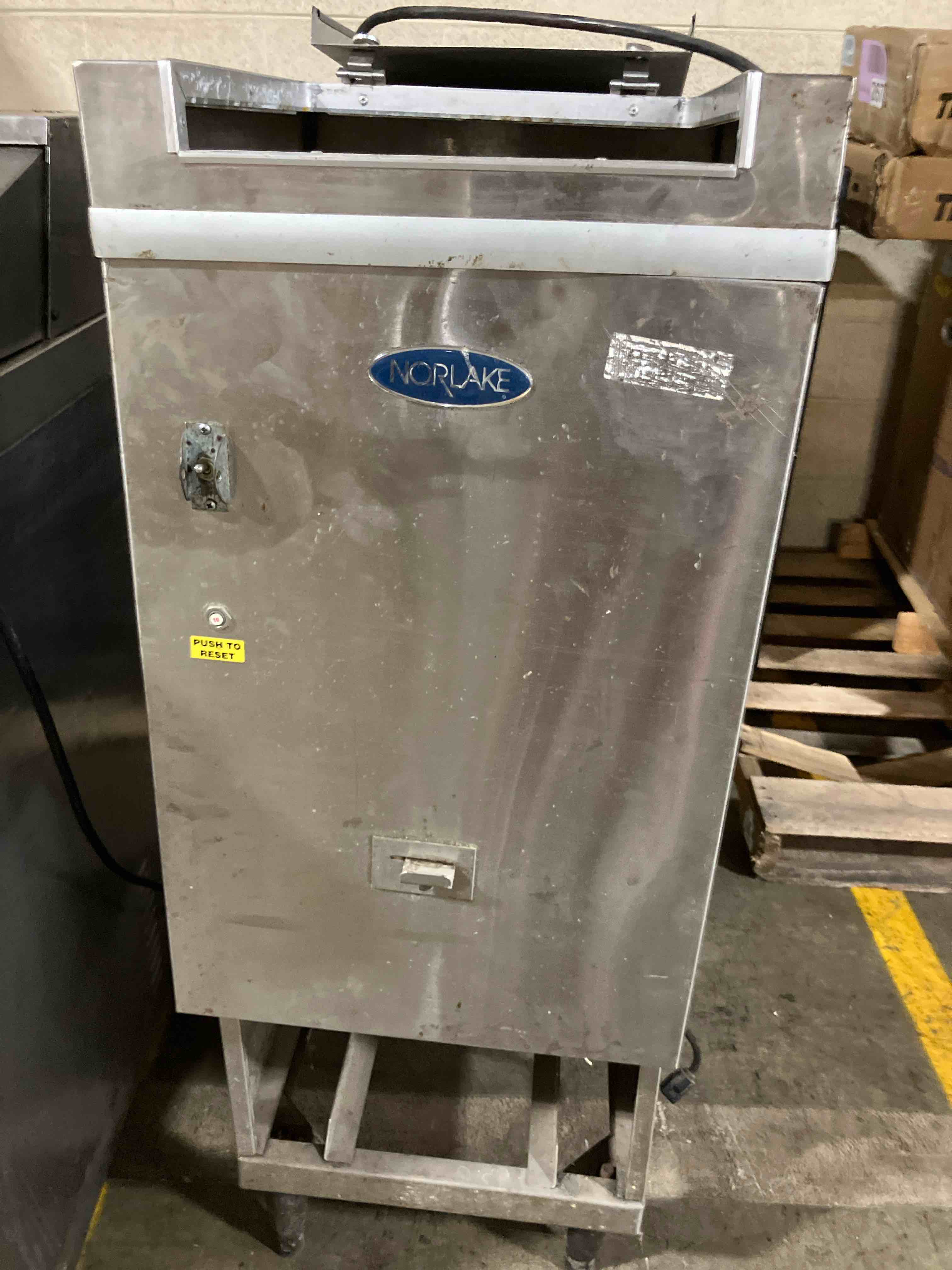 https://s3.amazonaws.com/lotting-images-prod/phillipi/GRA2164386_1750873294682.jpeg