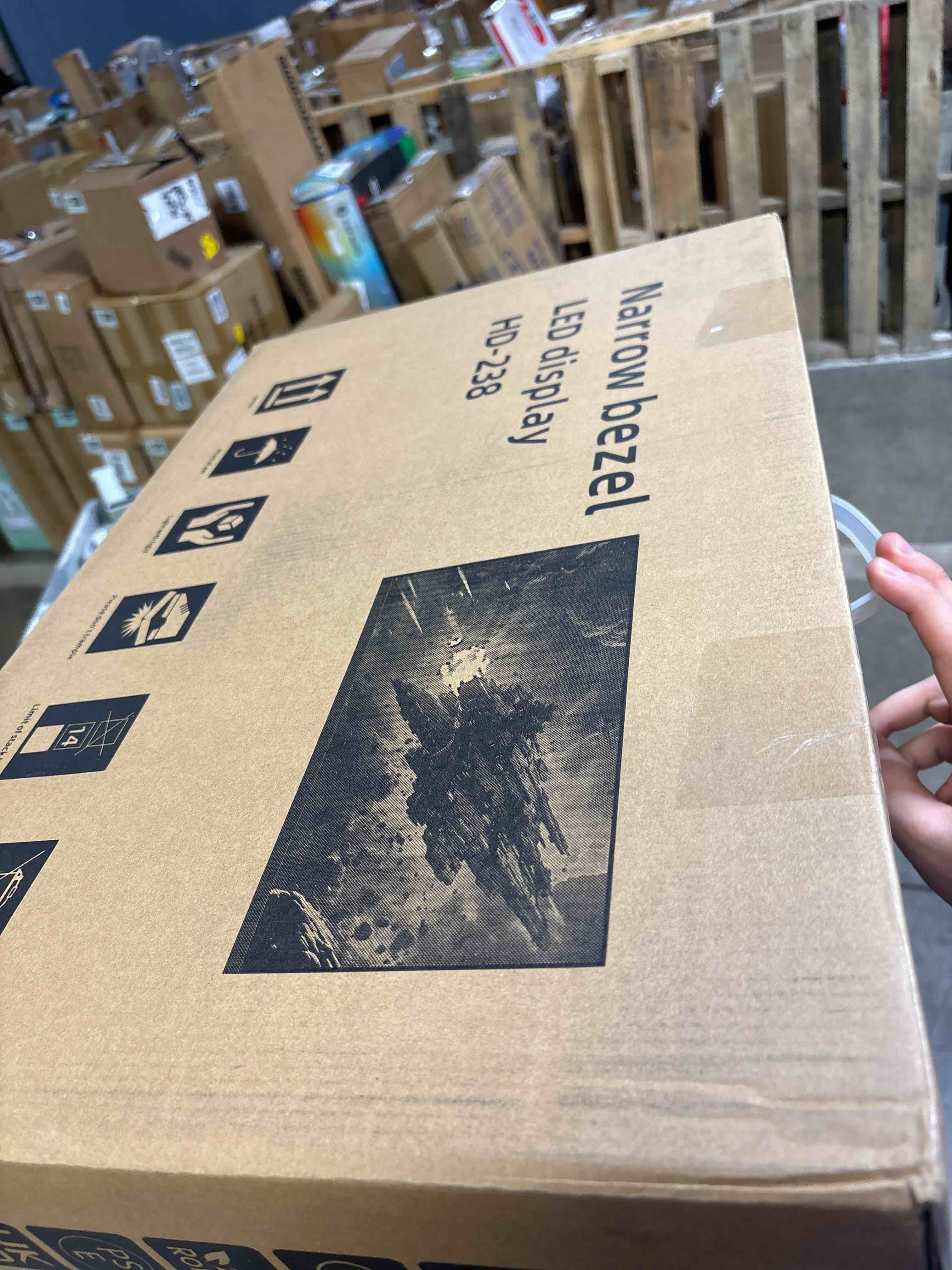 https://s3.amazonaws.com/lotting-images-prod/phillipi/GRA2164702_1756390696230.jpeg