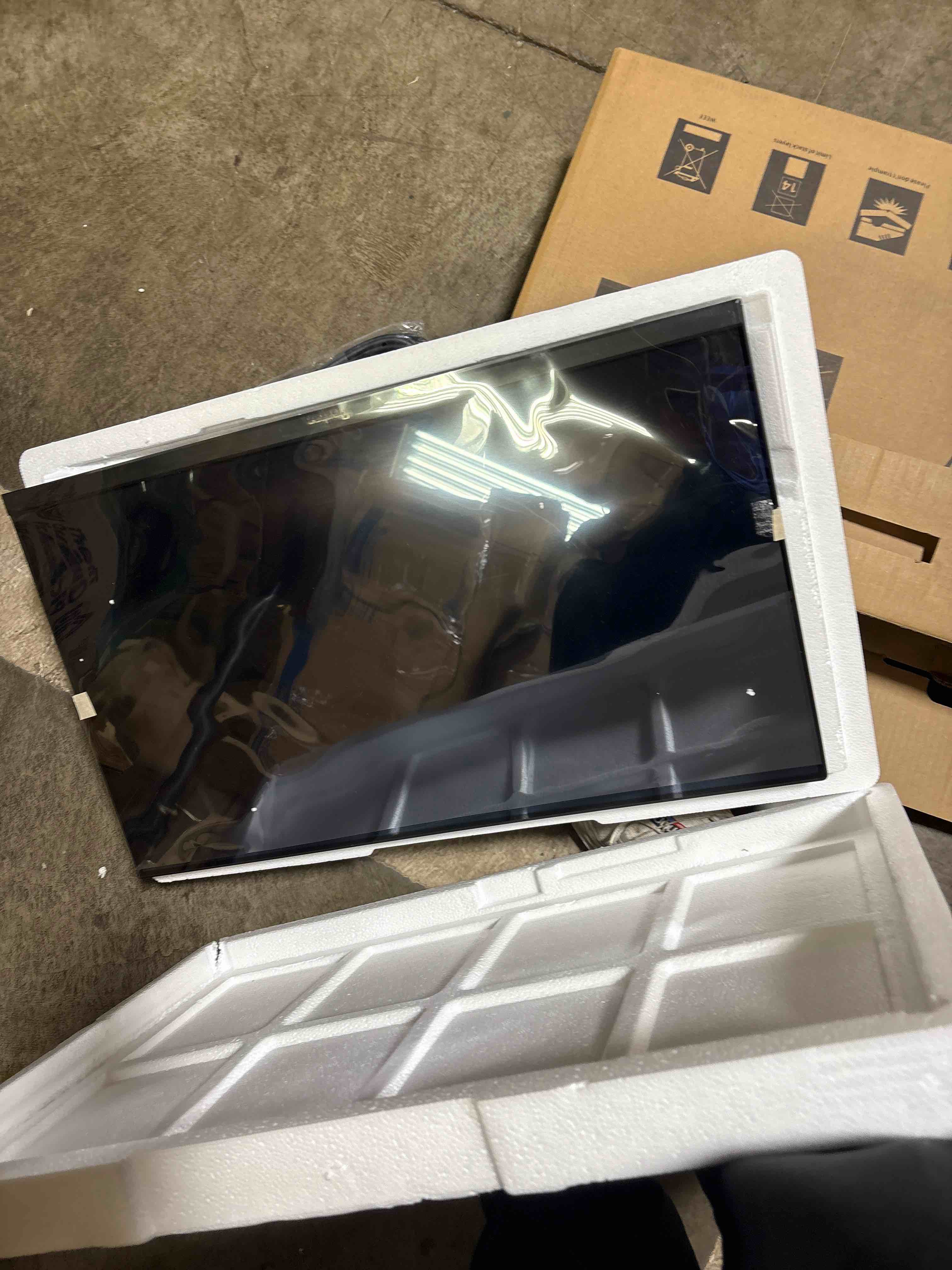 https://s3.amazonaws.com/lotting-images-prod/phillipi/GRA2164702_1756390763668.jpeg