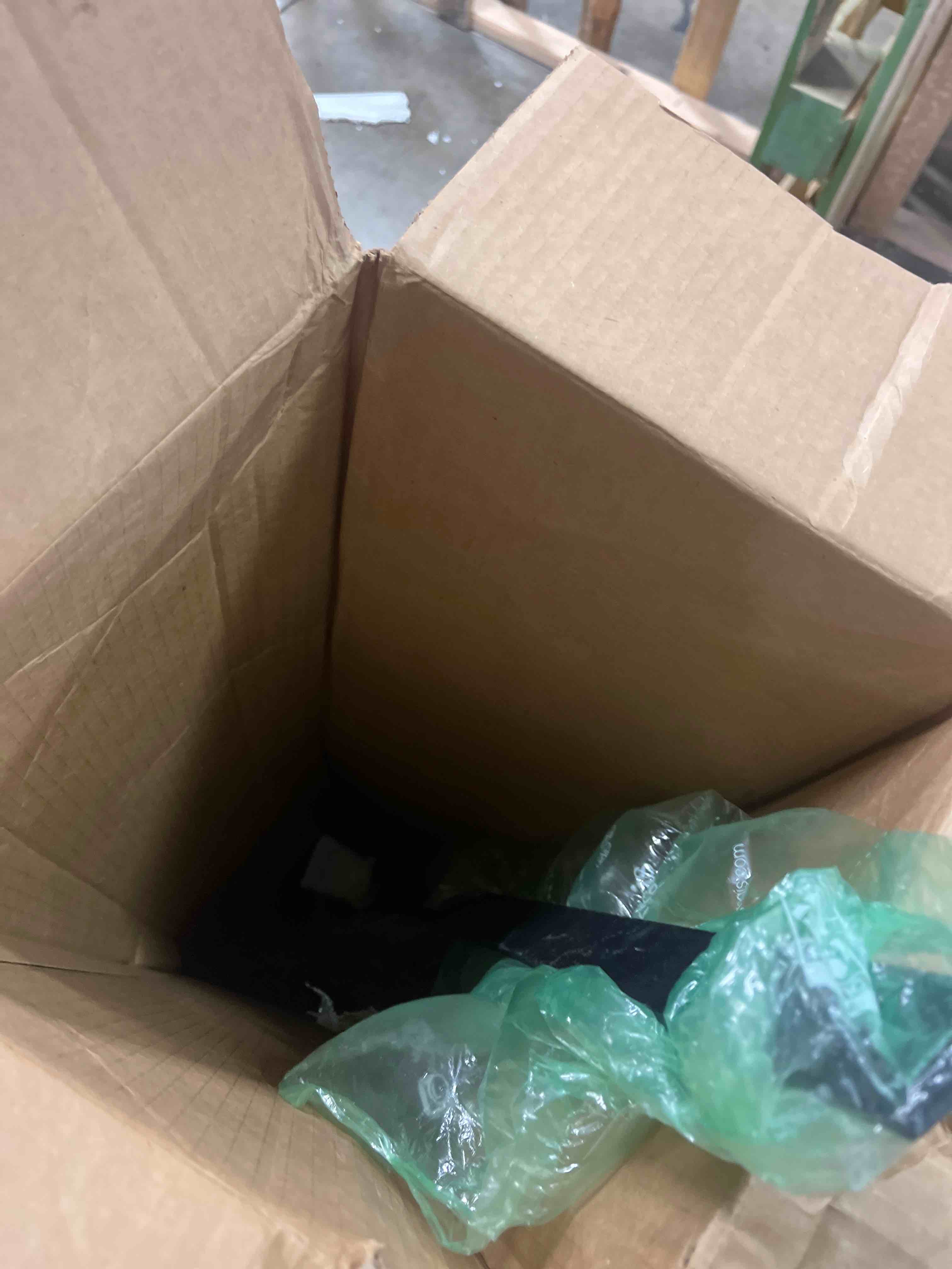 https://s3.amazonaws.com/lotting-images-prod/phillipi/GRA2164803_1757428125473.jpeg