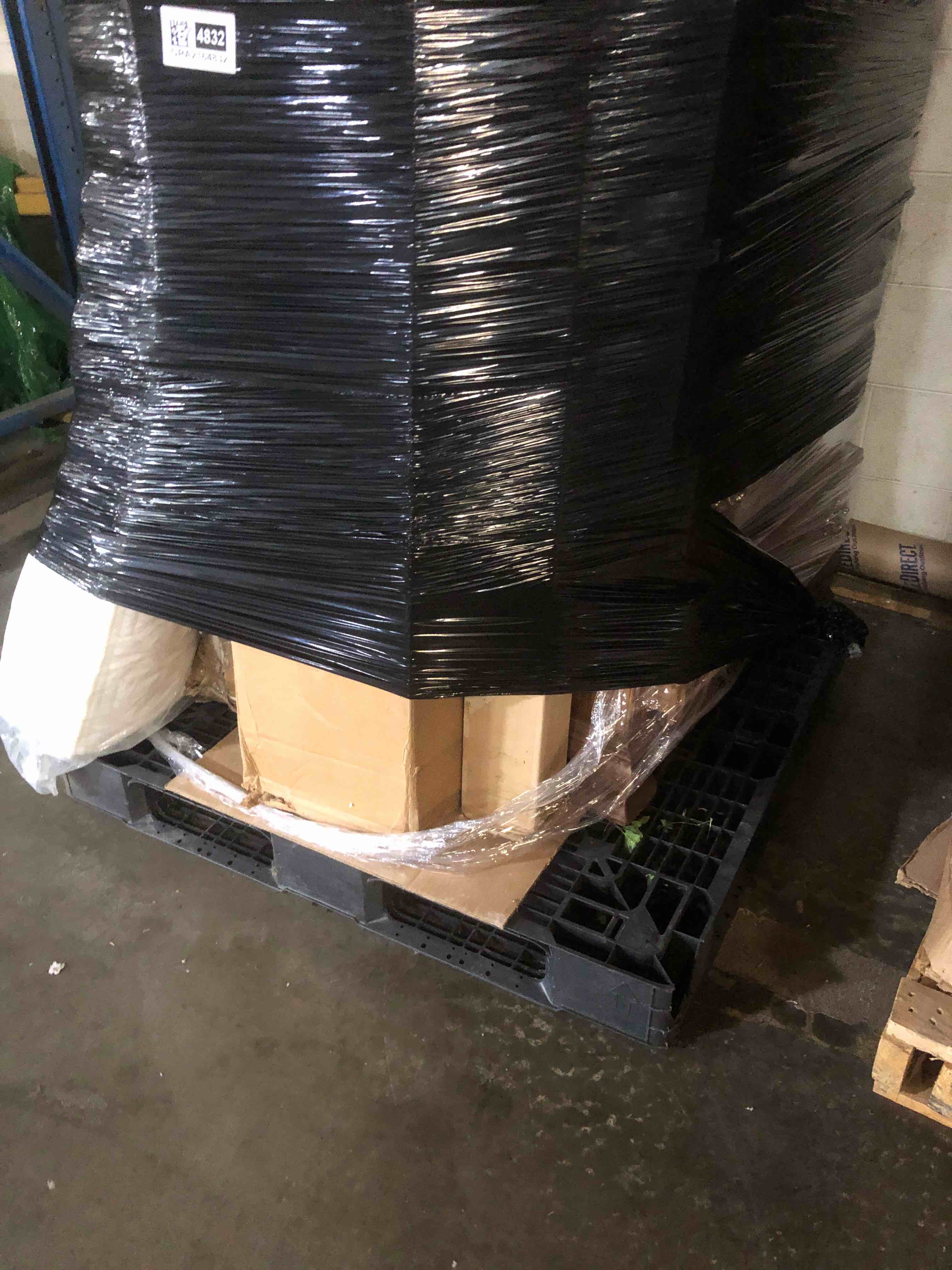 https://s3.amazonaws.com/lotting-images-prod/phillipi/GRA2164832_1757434117606.jpeg