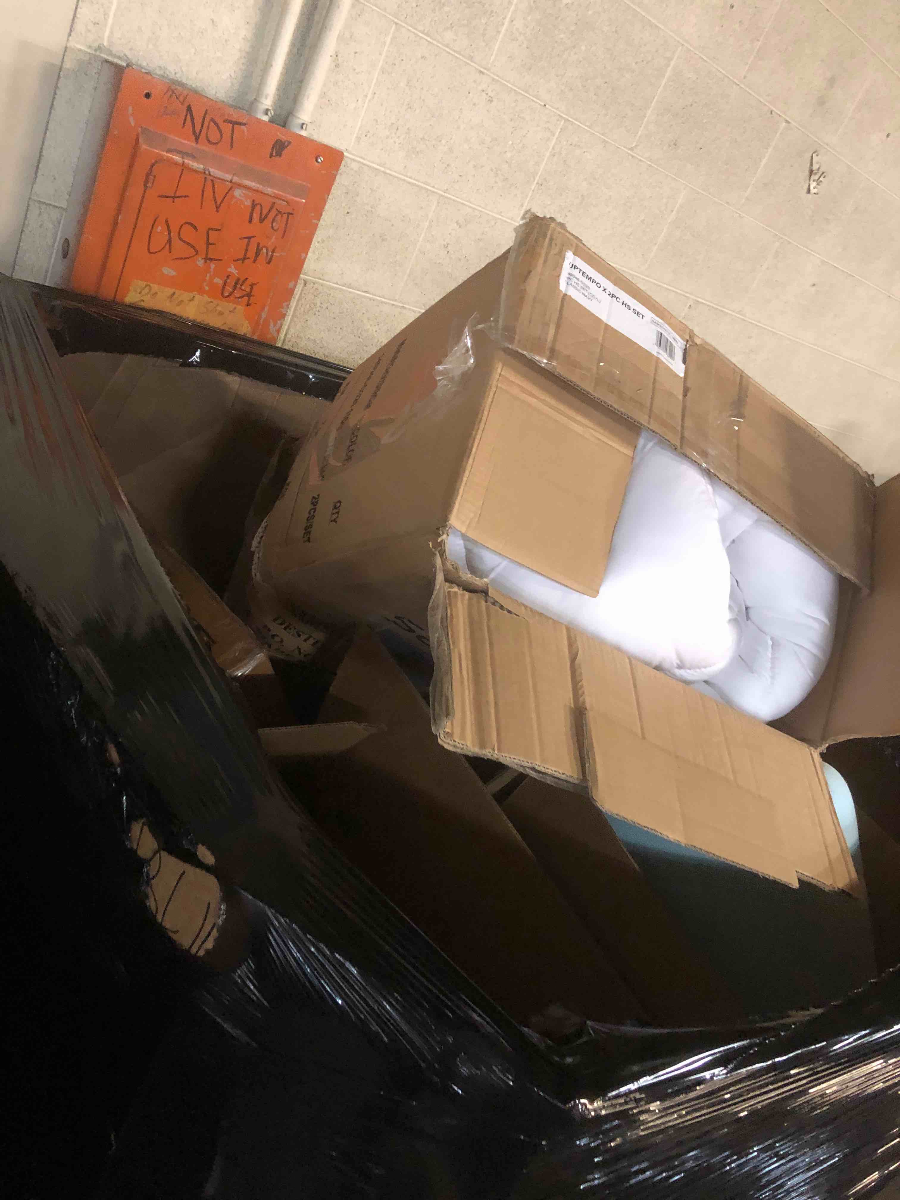 https://s3.amazonaws.com/lotting-images-prod/phillipi/GRA2164835_1757433987642.jpeg