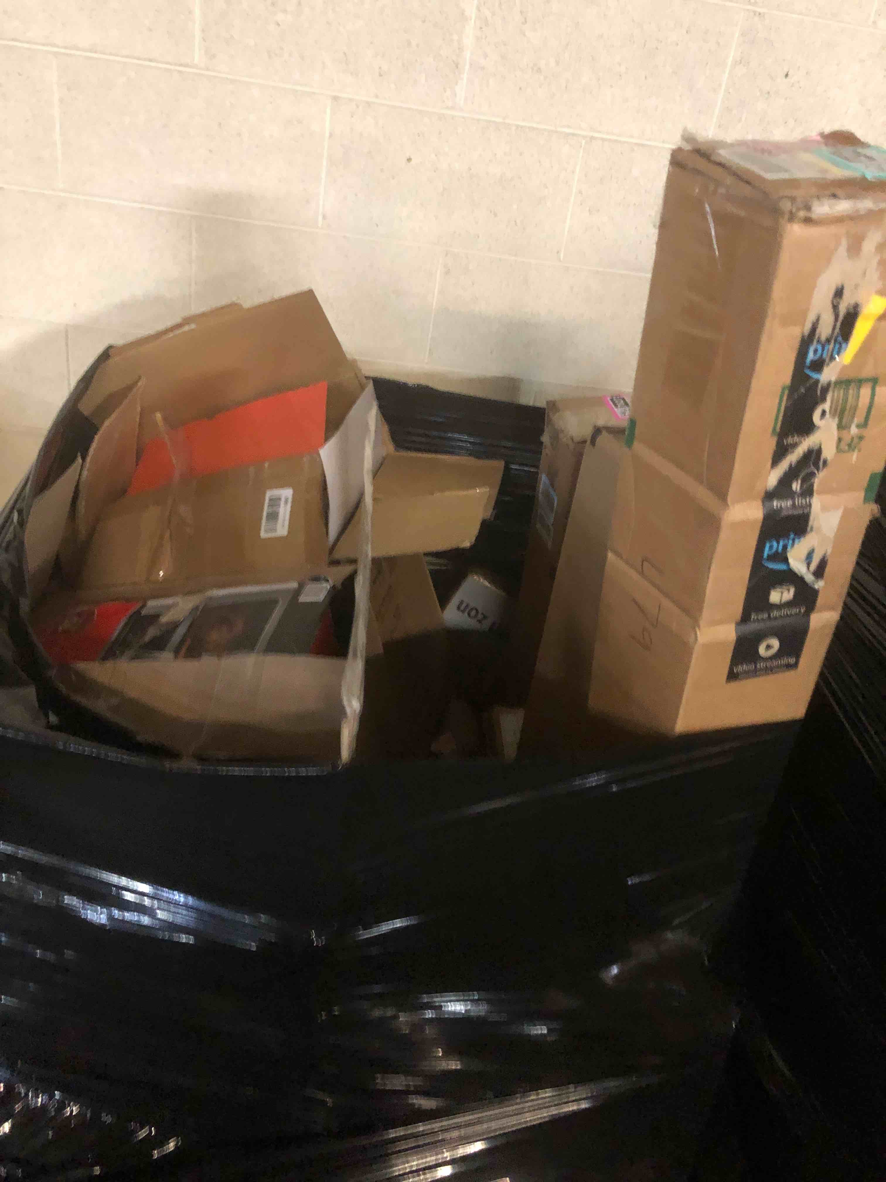 https://s3.amazonaws.com/lotting-images-prod/phillipi/GRA2164837_1757433892998.jpeg