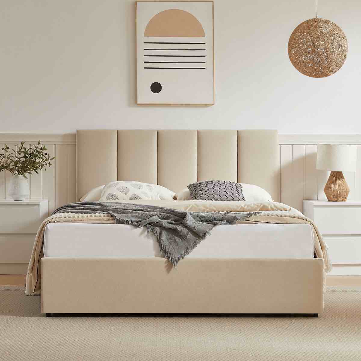Juanetta Upholstered Platform Storage Bed with 4 Drawers