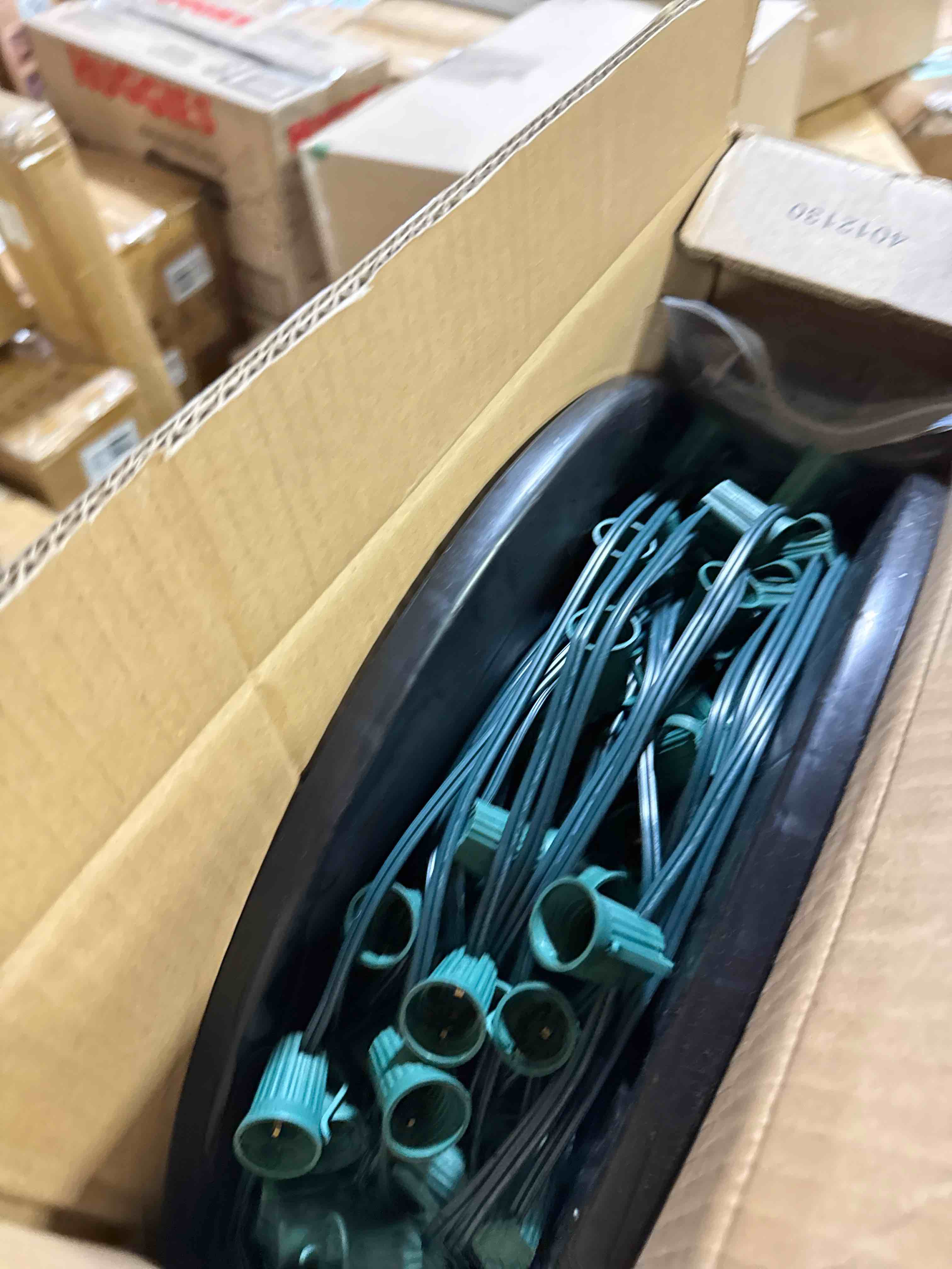 Condition photo showing New/Like New for Brightown Commercial 250 FT C9/E17 Christmas Light Sockets Set Spool, C9 Outdoor/Indoor String Light Stringer 12" Spacing Green Wire for Wedding Patio Event Party Lighting Decor Green 250FT