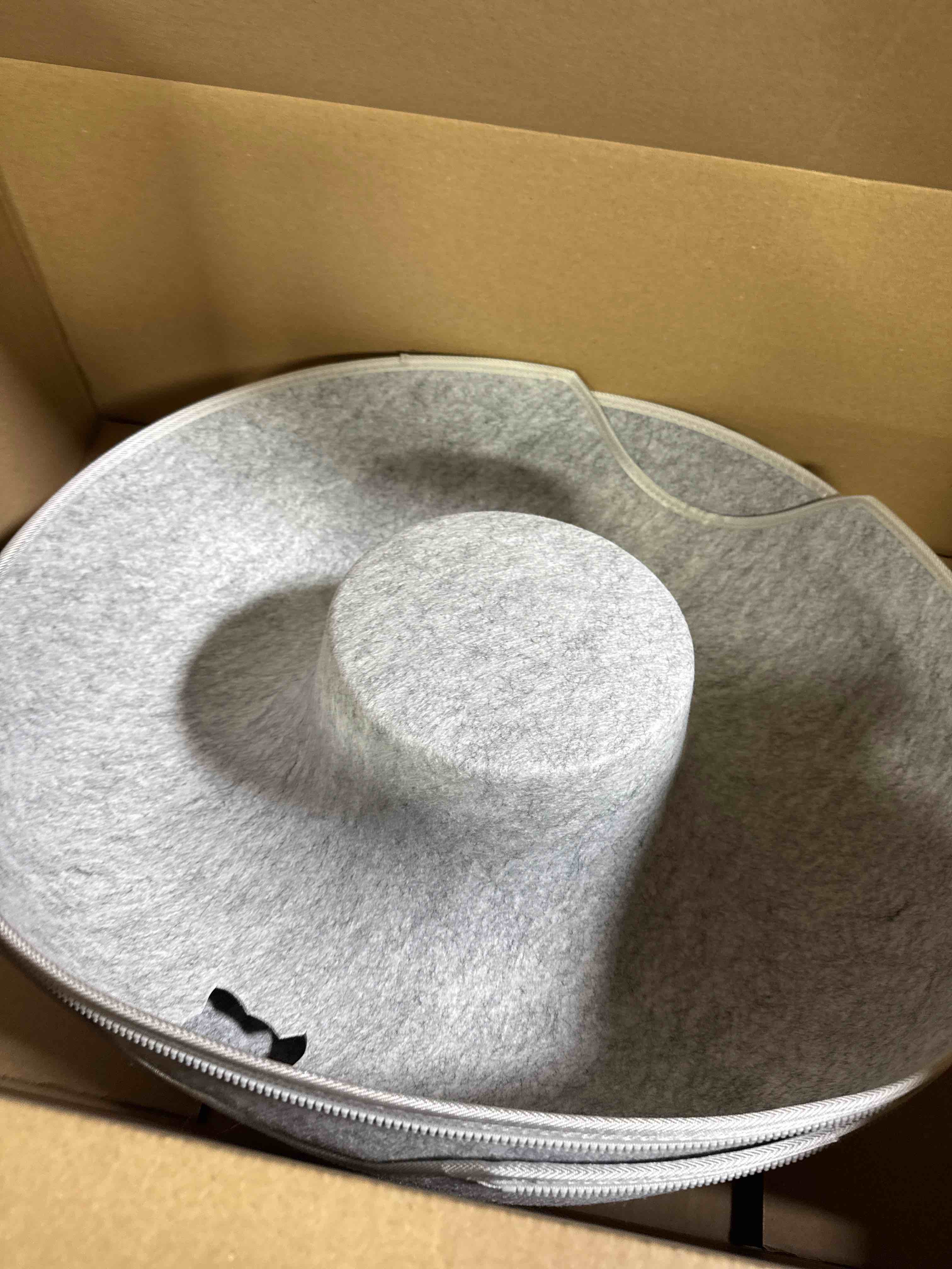 Condition photo showing New/Like New for Cattasaurus Peekaboo Cat Cave Donut for Multiple & Large Cats up to 30-45 lbs, 3-in-1 Self Warming Cat Bed, Tunnel & Scratcher for Indoor Cats, Washable & Detachable Small Dog Bed (Light Gray, Large)