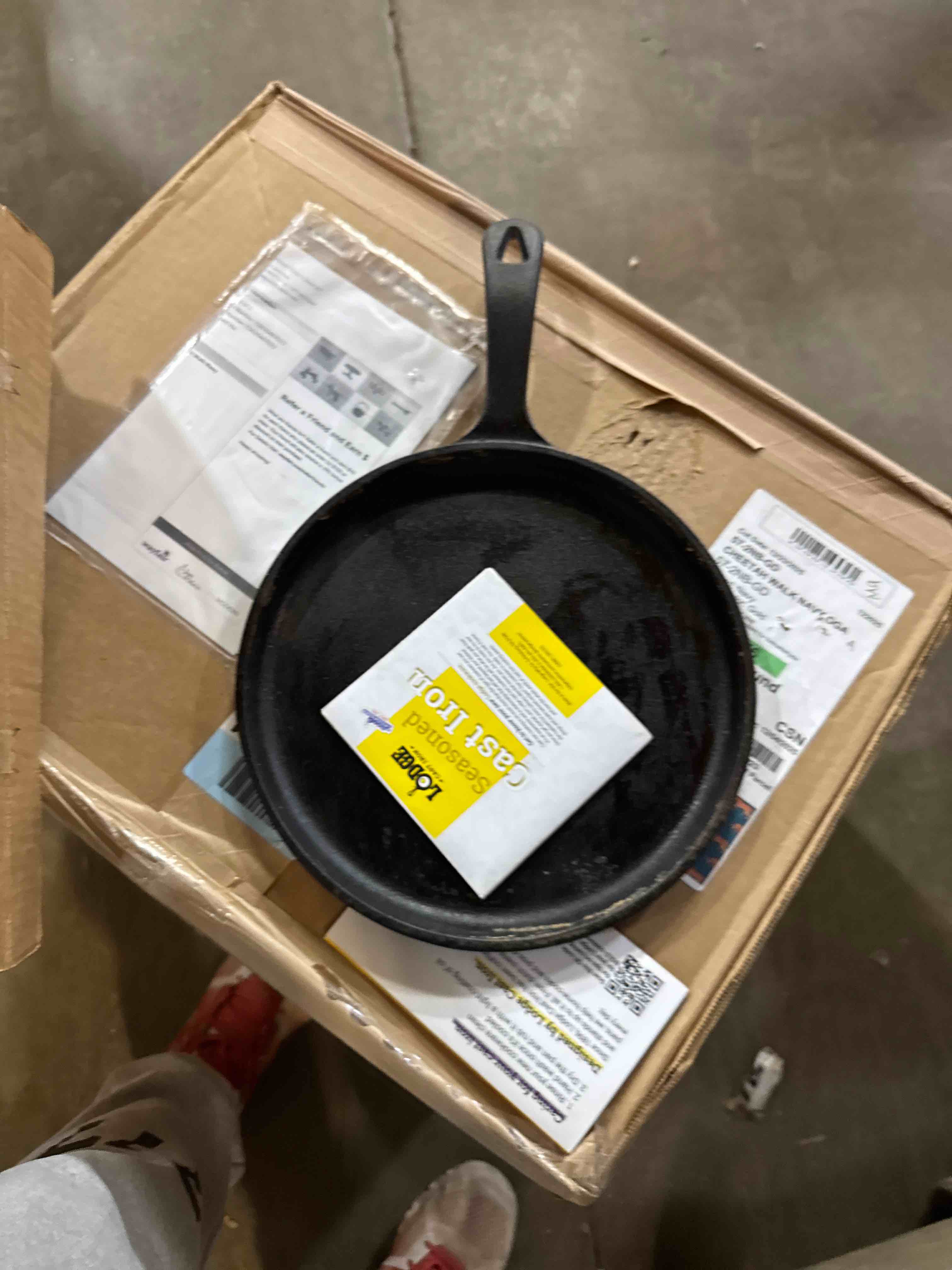 Condition photo showing Good Condition for Lodge BOLD 12 Inch Seasoned Cast Iron Griddle, Design-Forward Cookware ( USED)