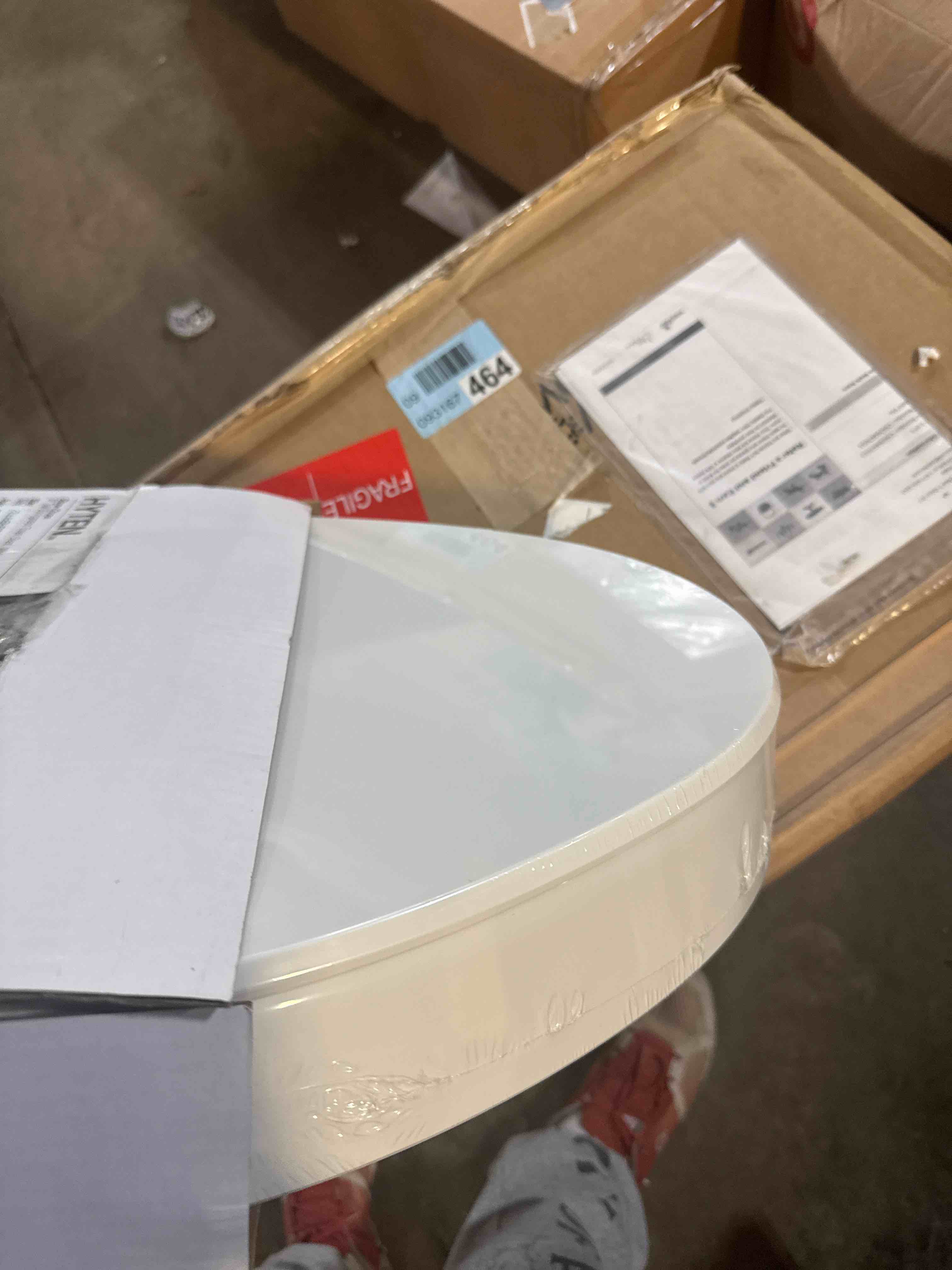 Condition photo showing New/Like New for KOHLER 25875-0 Hyten 3" Height, Elevated Soft Close Elongated Toilet Seat, Contoured Seat with Grip-Tight Bumpers, Quick-Attach Hardware, No Slam Toilet Seat, White White Elongated