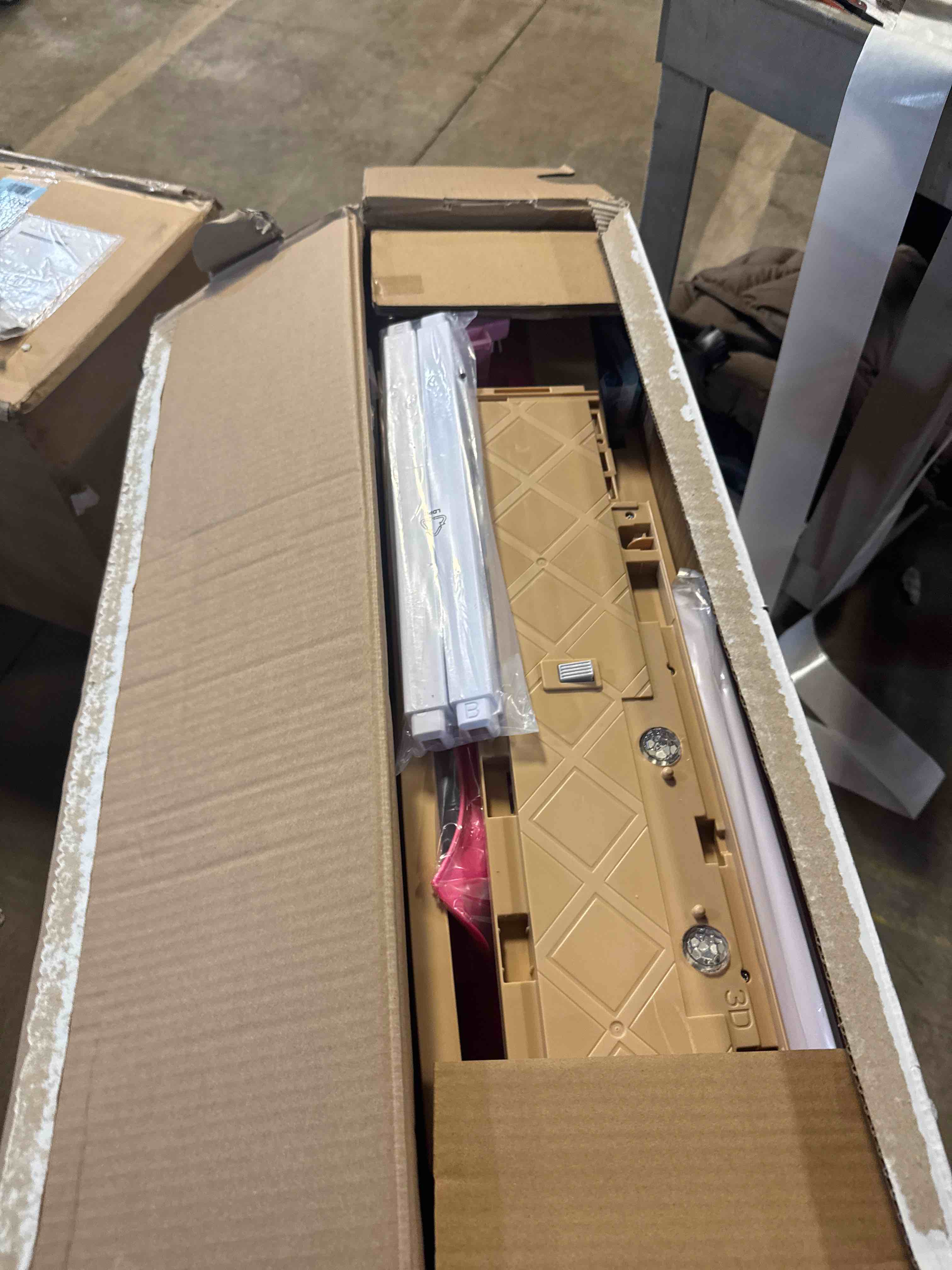 Condition photo showing New/Like New for Barbie DreamHouse Dollhouse with 75+ Accessories and Wheelchair Accessible Elevator, 10 Play Areas, 3 Custom Light Settings & Music (Amazon Exclusive)