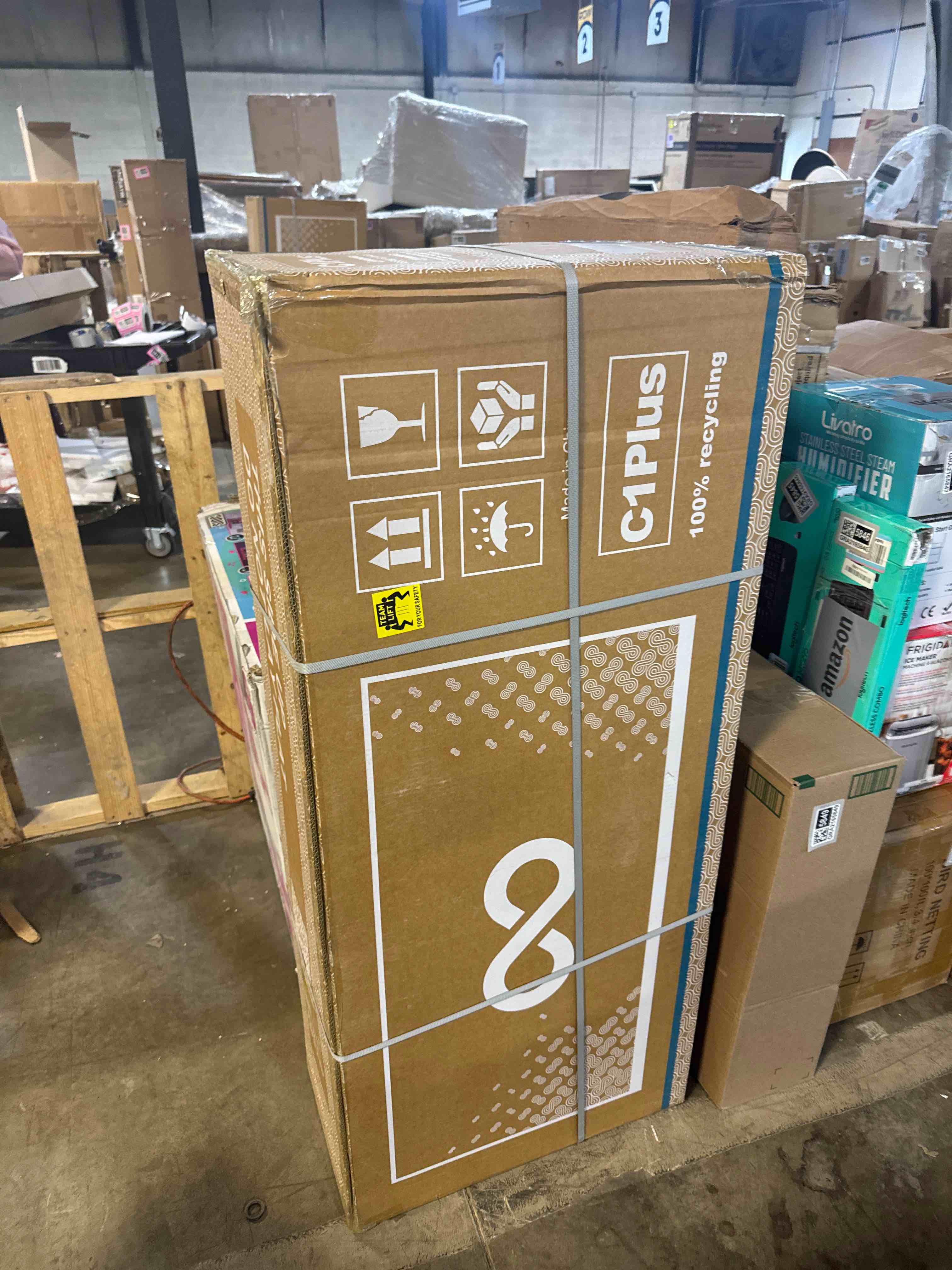 Condition photo showing New/Like New for Gyroor C1 Plus Electric Scooter for Adults with Seat & Pet Basket - 30 Miles Range 650W Motor 48V 13.5Ah Battery 18.6MPH 14" Pneumatic Tires Foldable Design Dual Shock Absorbers 300lbs Capacity