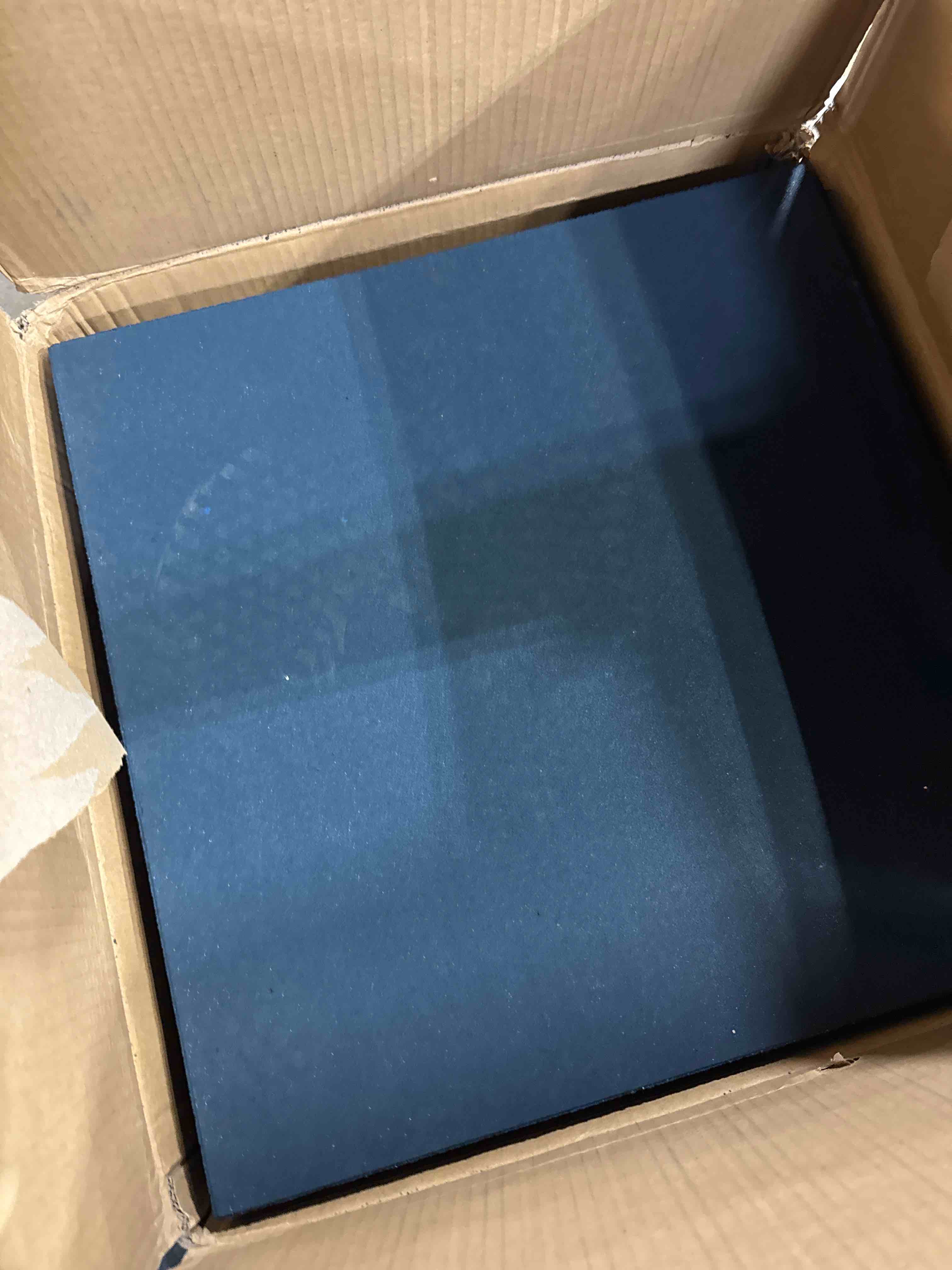 Condition photo showing Good Condition for MYOYAY 4 Pack Interlocking Tiles 20"x20"x1" Heavy Duty Rubber Tile Green Non-Slip Flooring Mat for Playground Park Gym Indoor and Outdoor, Cover 11.12 Sq.FT