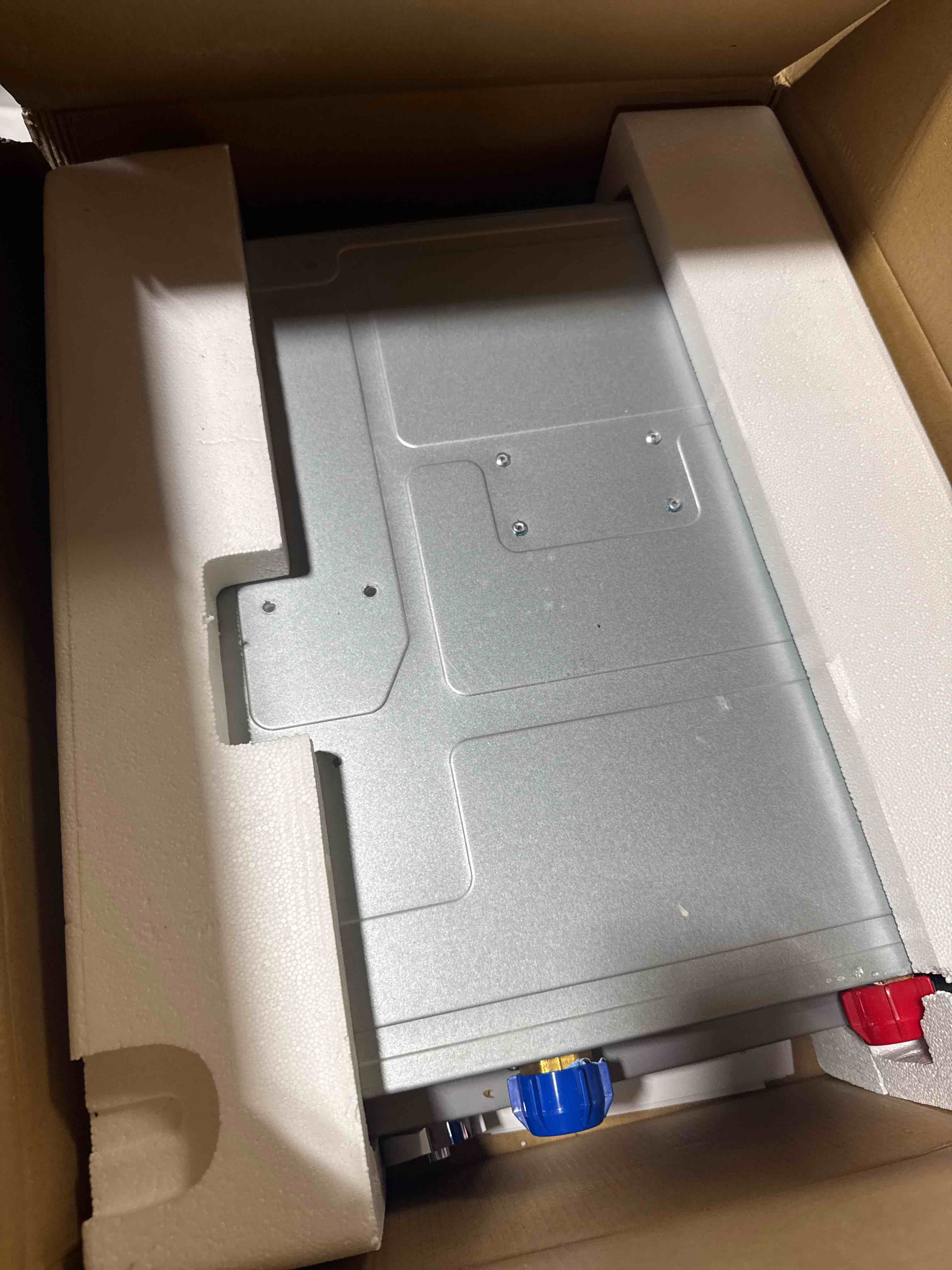 Condition photo showing Good Condition for Rheem 18kW 240V Tankless Electric Water Heater, Gray