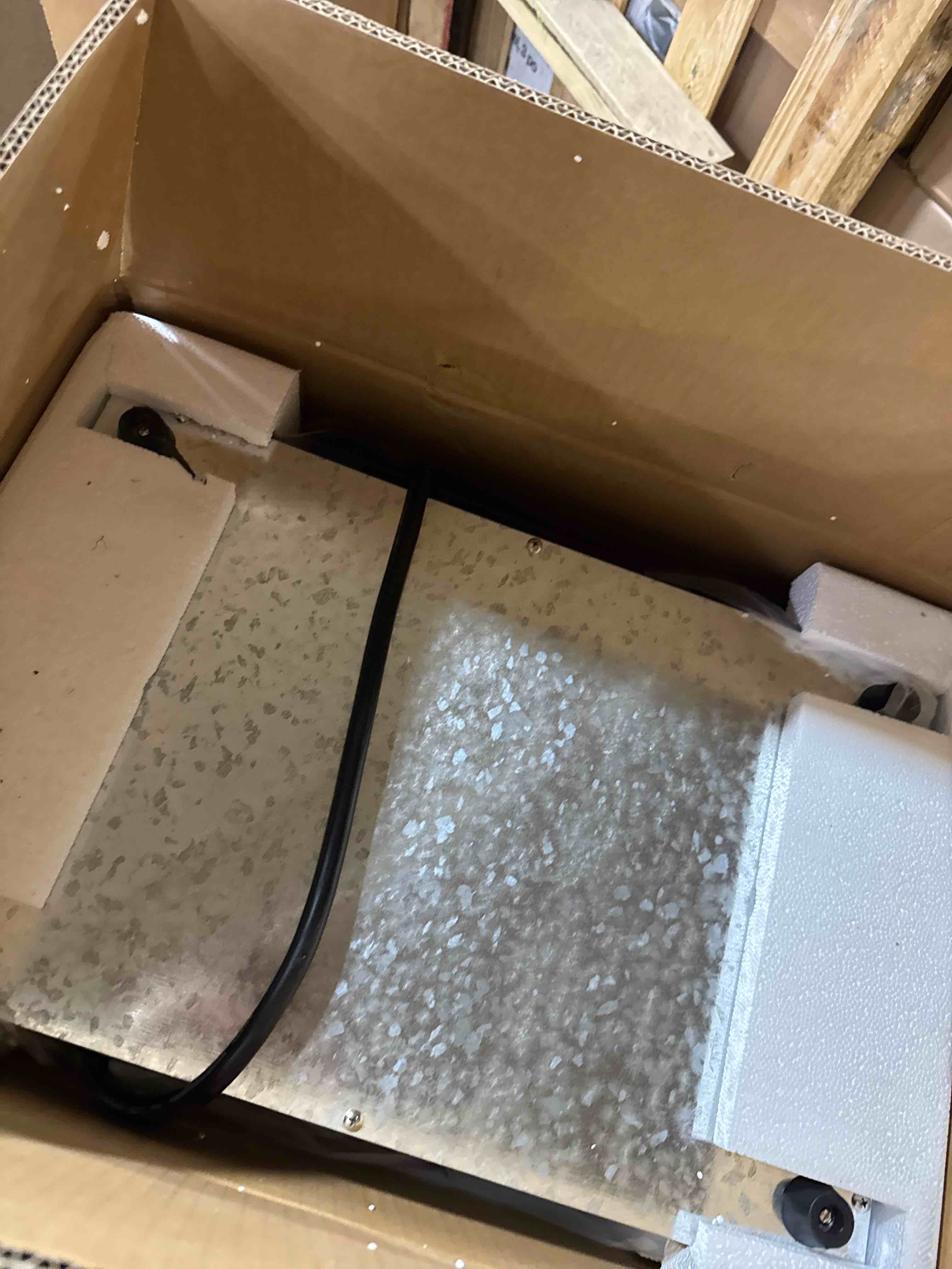 Condition photo showing Good Condition for Dyna-Living Waffle Maker 2400W Double Waffle Iron Maker Restaurant Non-stick Round Waffle Machine Commercial Waffle Maker Large Waffle Machine for Hotel, Thicken Stainless Steel