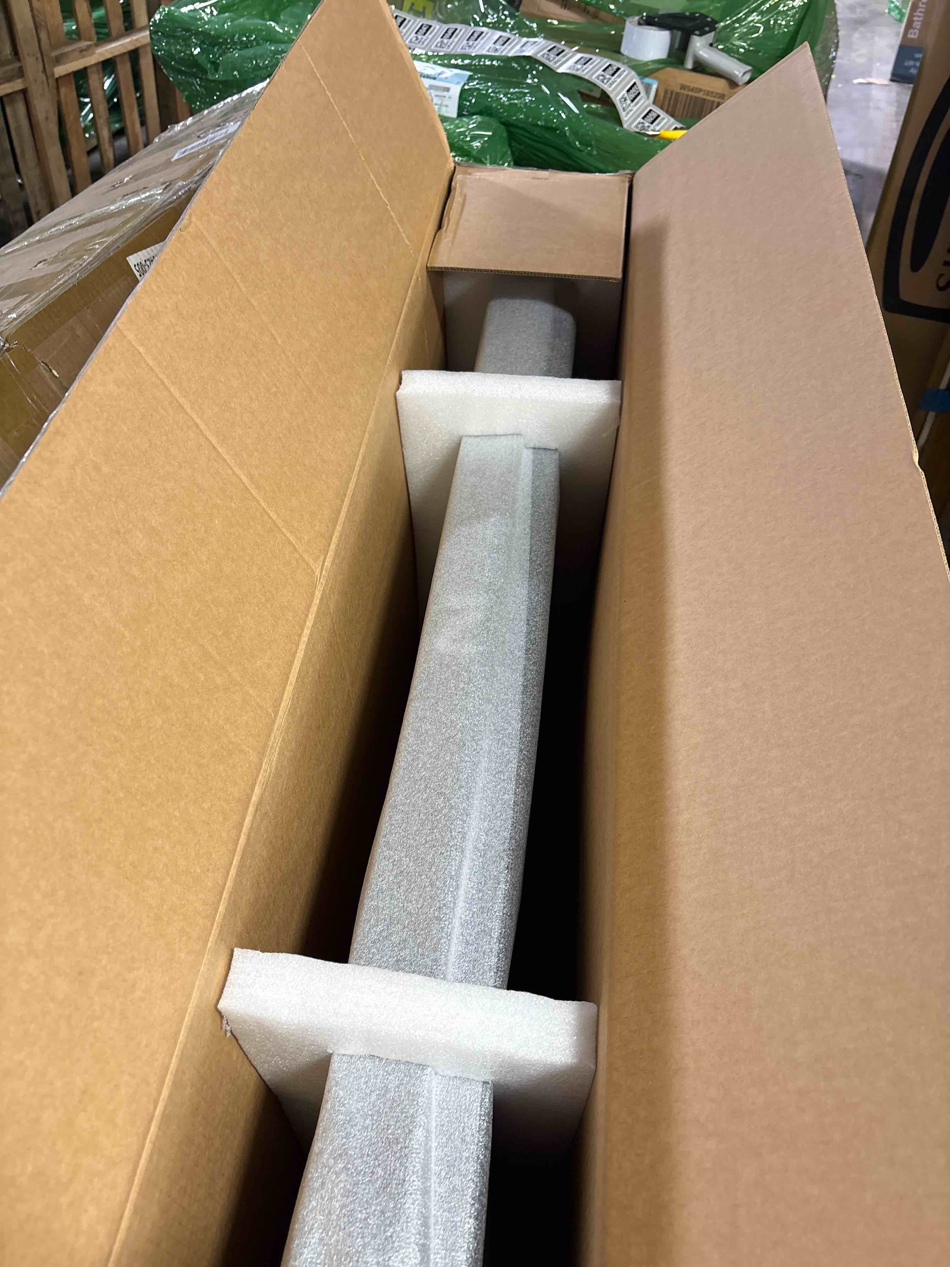 Condition photo showing New/Like New for Native Instruments S-Series Komplete Kontrol S88 MK3 Keyboard Controller