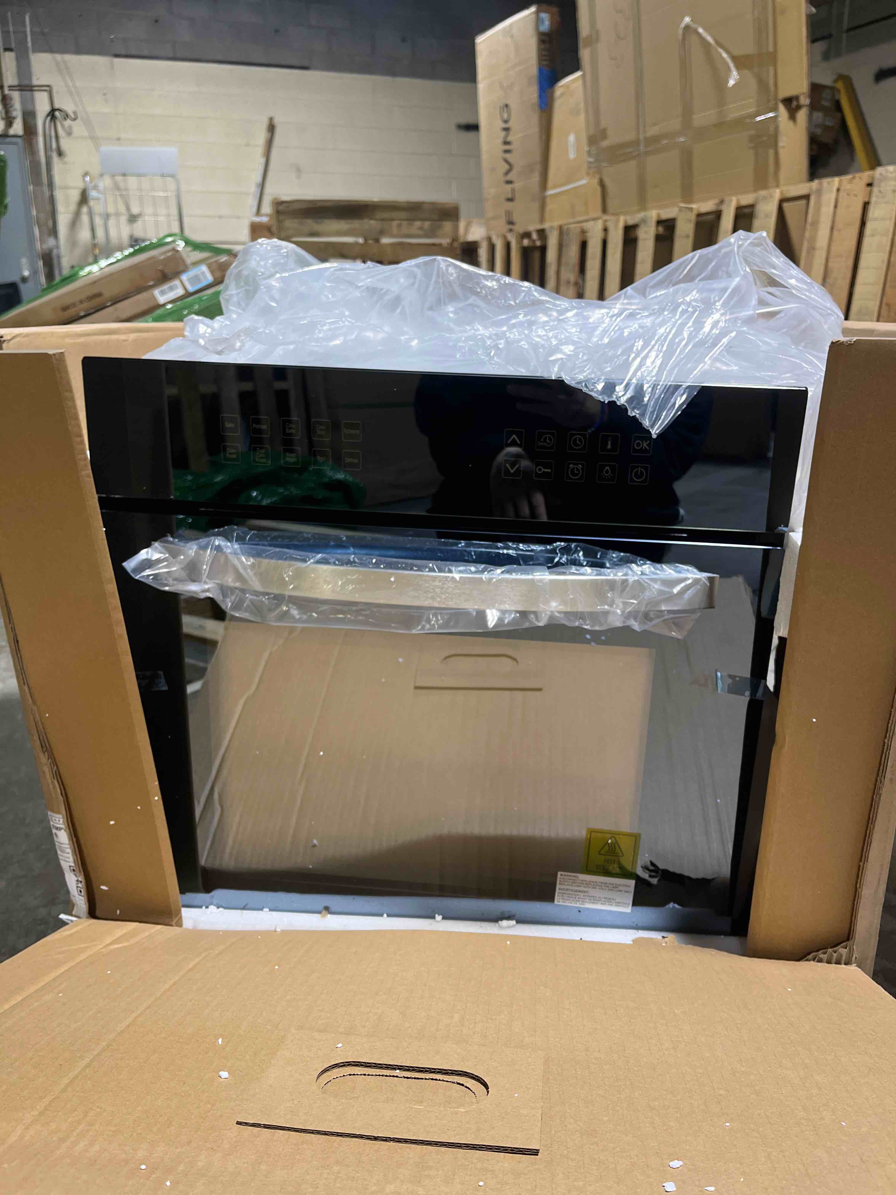 Condition photo showing New/Like New for Empava Built-In Electric Single Wall Oven 24 inch with Convection and Rotisserie 10 Cooking Modes, Screen Touch Control, Black