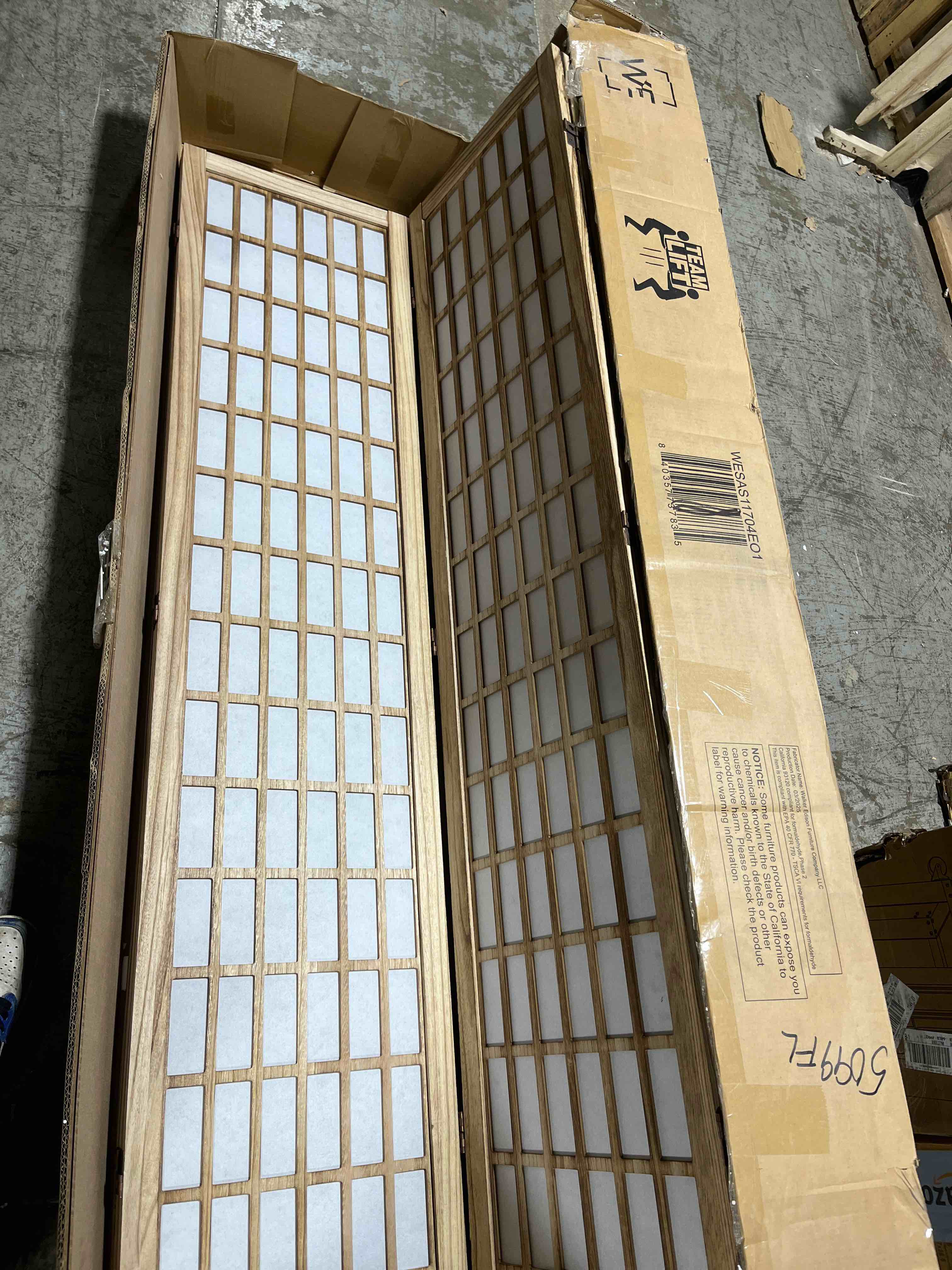 Condition photo showing New/Like New for VEVOR Room Divider, 6 Panel Japanese Room Divider, Wood Folding Privacy Screen Indoor, Partition Dividers Portable Decoration Screens, for Room Separation Home Office Restaurant & Bedroom(Natural) 6 Panel Natural