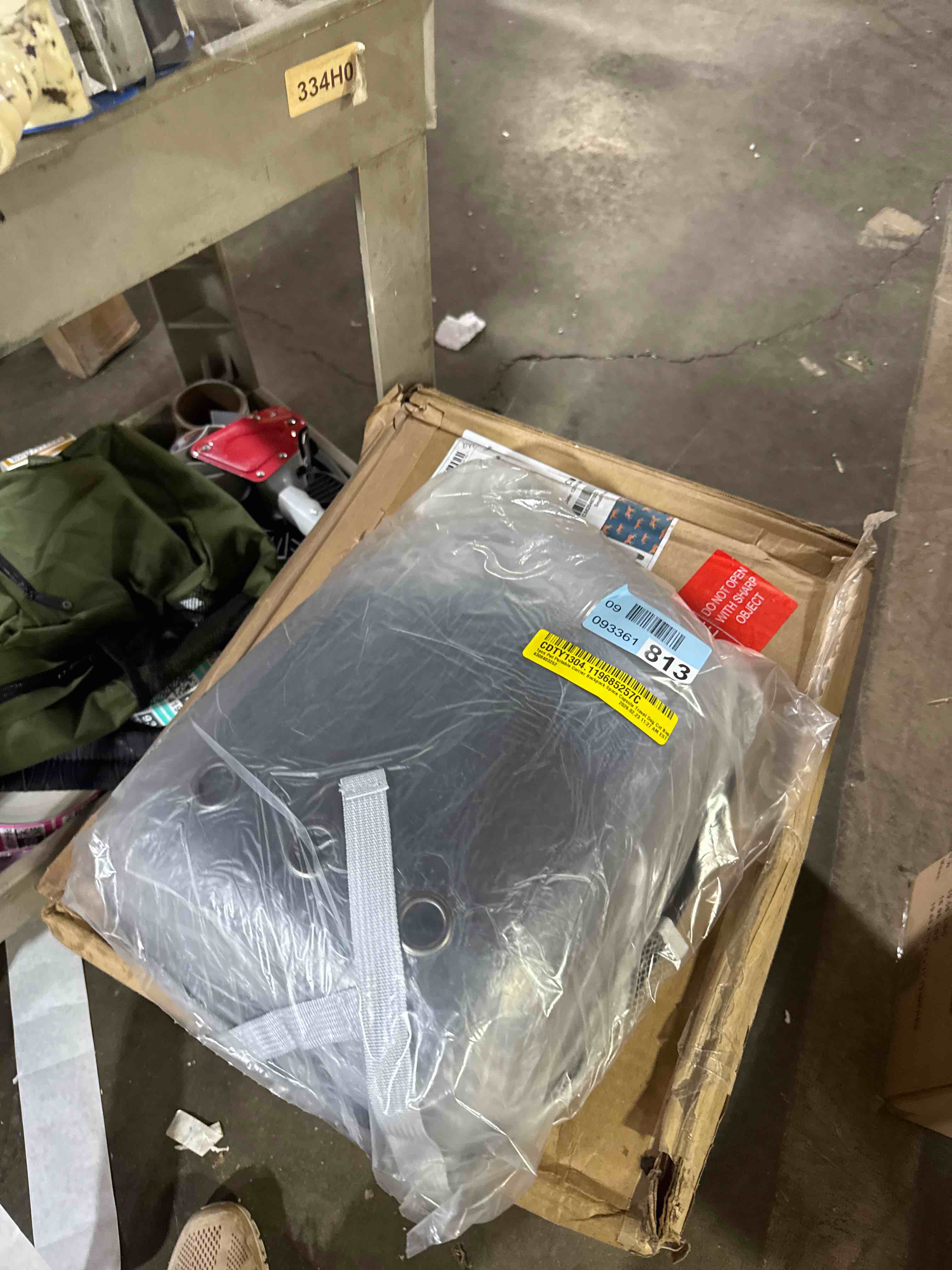 Condition photo showing New/Like New for Gibeon Polyvinyl Chloride ( PVC)  Pet Carrier