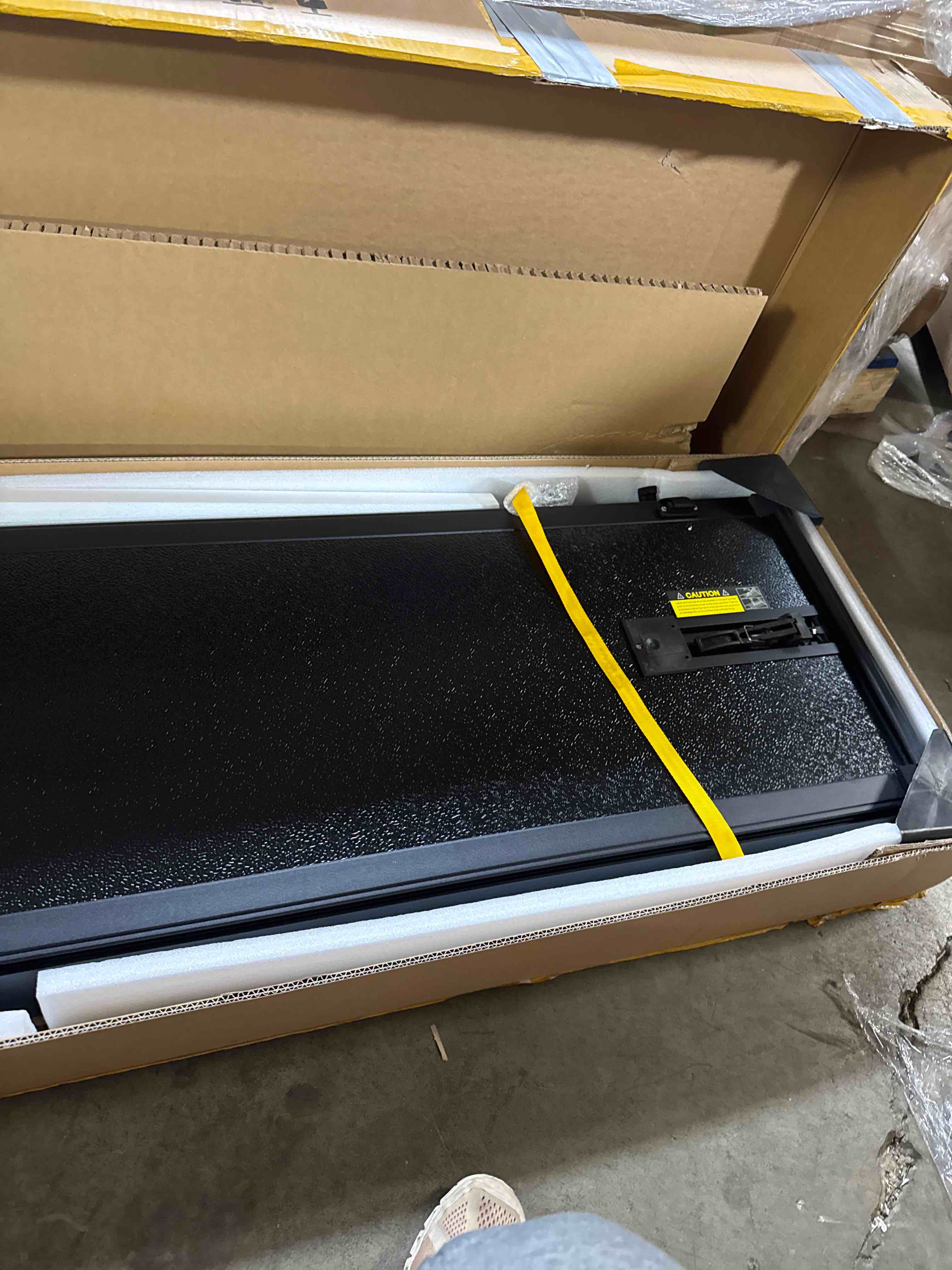 Condition photo showing New/Like New for Yitamotor Quad Fold Hard Truck Tonneau Cover Fits For Chevy Silverado/ GMC Sierra 2500 3500 HD 2020-2026 with 6.9 ft Bed W/O Multi-Flex Tailgate Heavy Duty Aluminum Alloy Bed Cover