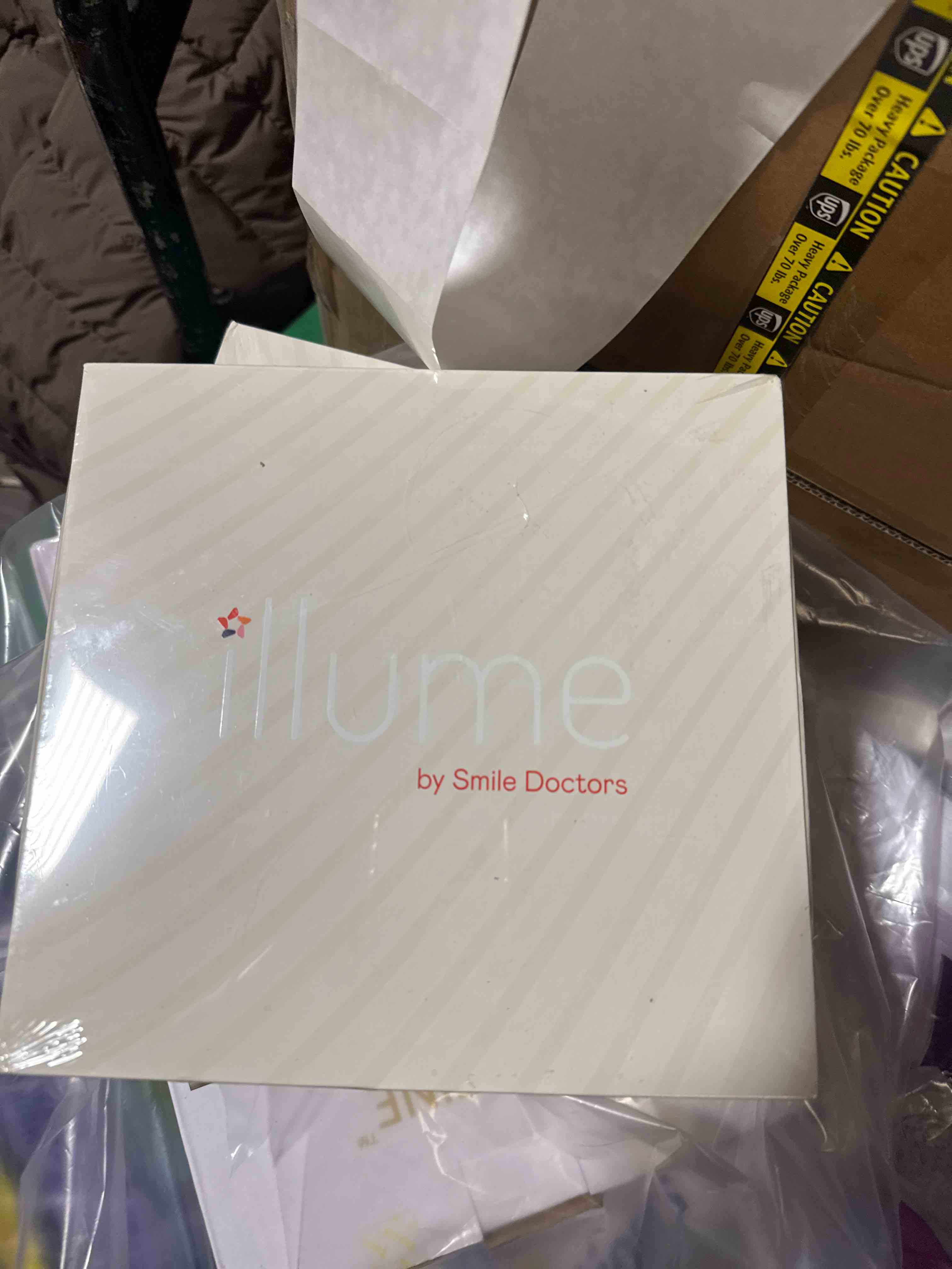 Condition photo showing New/Like New for illumi Teeth Whitening LED Kit