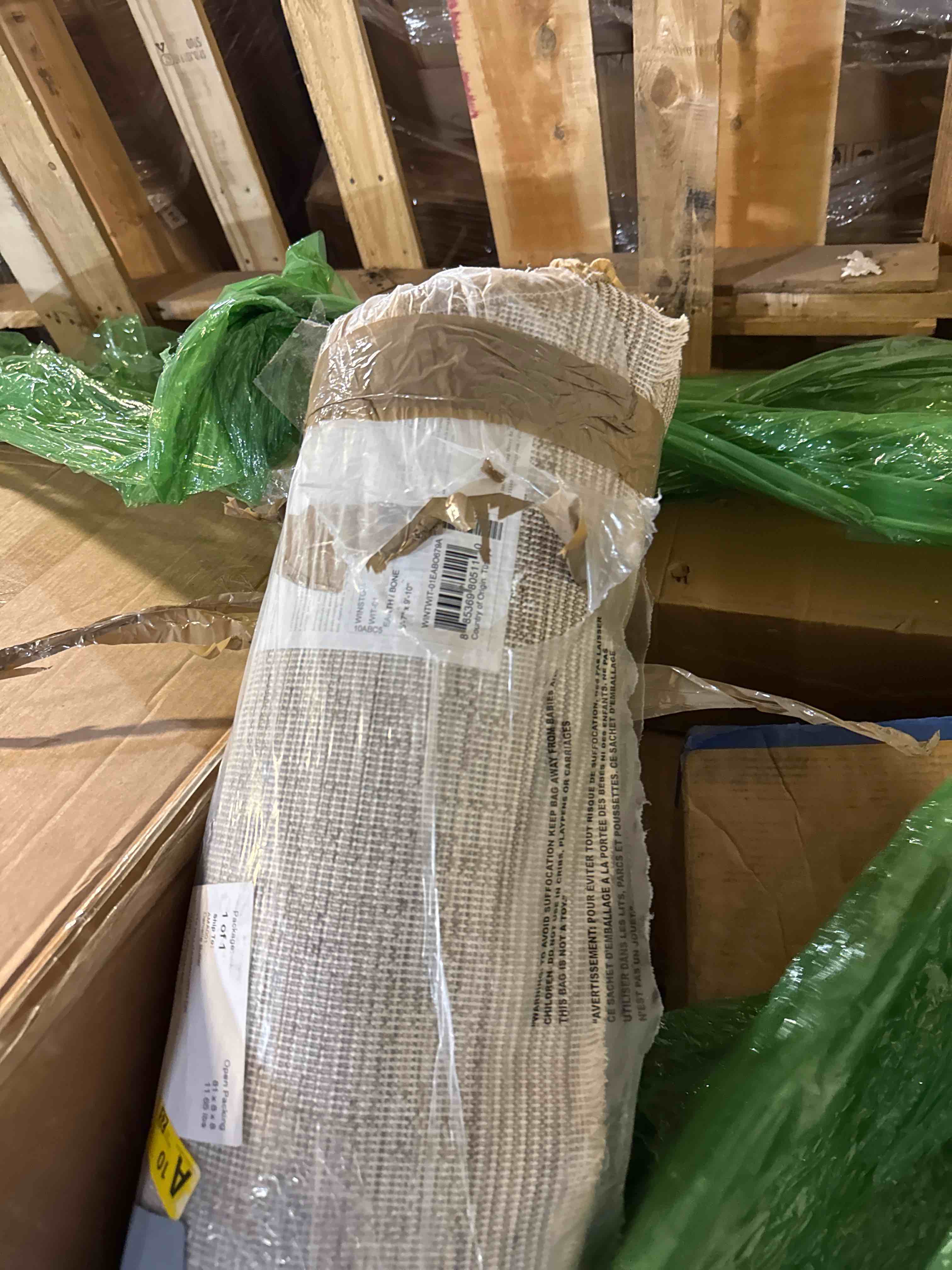 Condition photo showing New/Like New for Elizabeth Sand/ Multi Floral Rug (9'3 X 13')