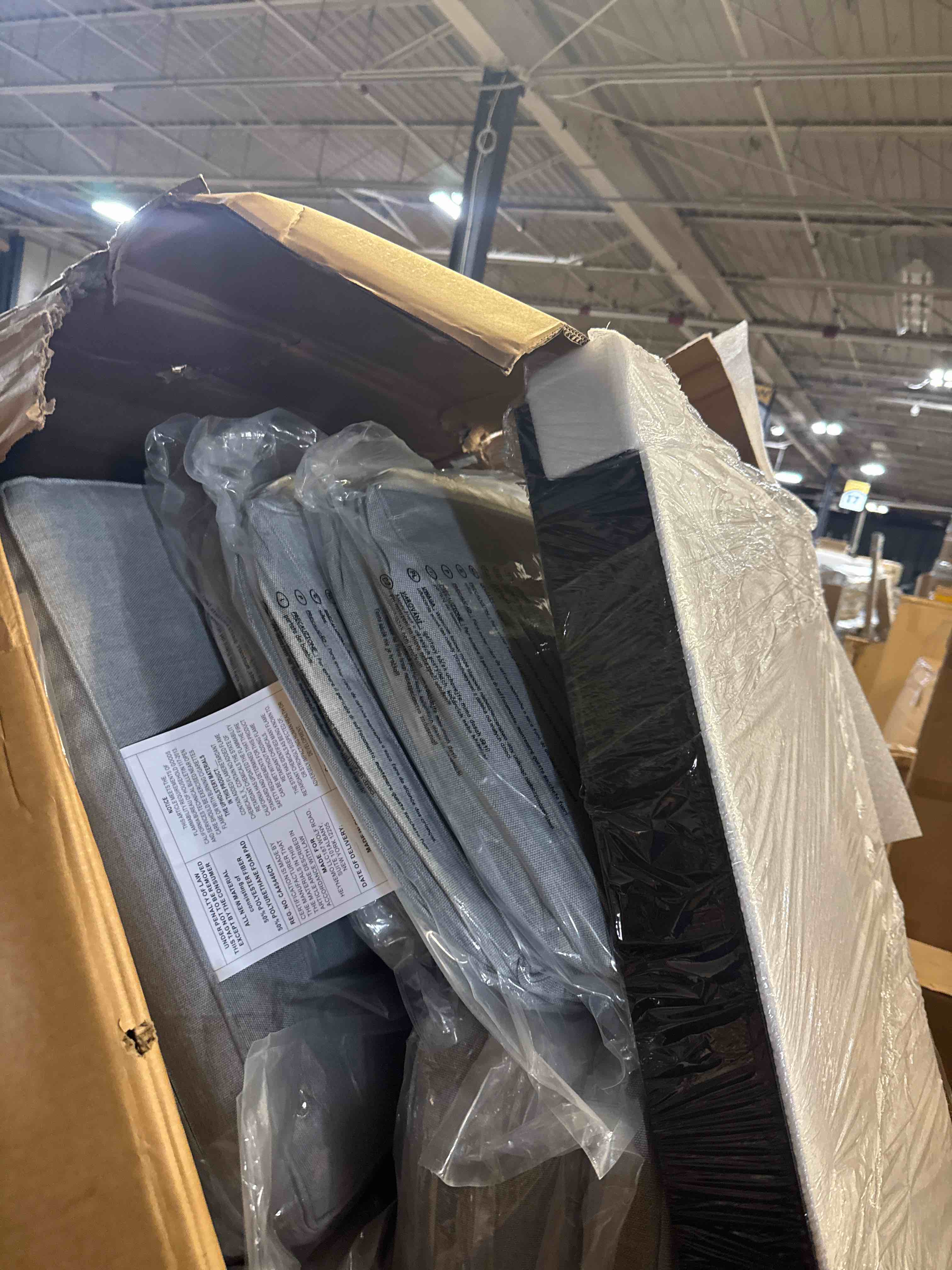 https://s3.amazonaws.com/lotting-images-prod/phillipi/GRA2166782_1777310312268.jpeg