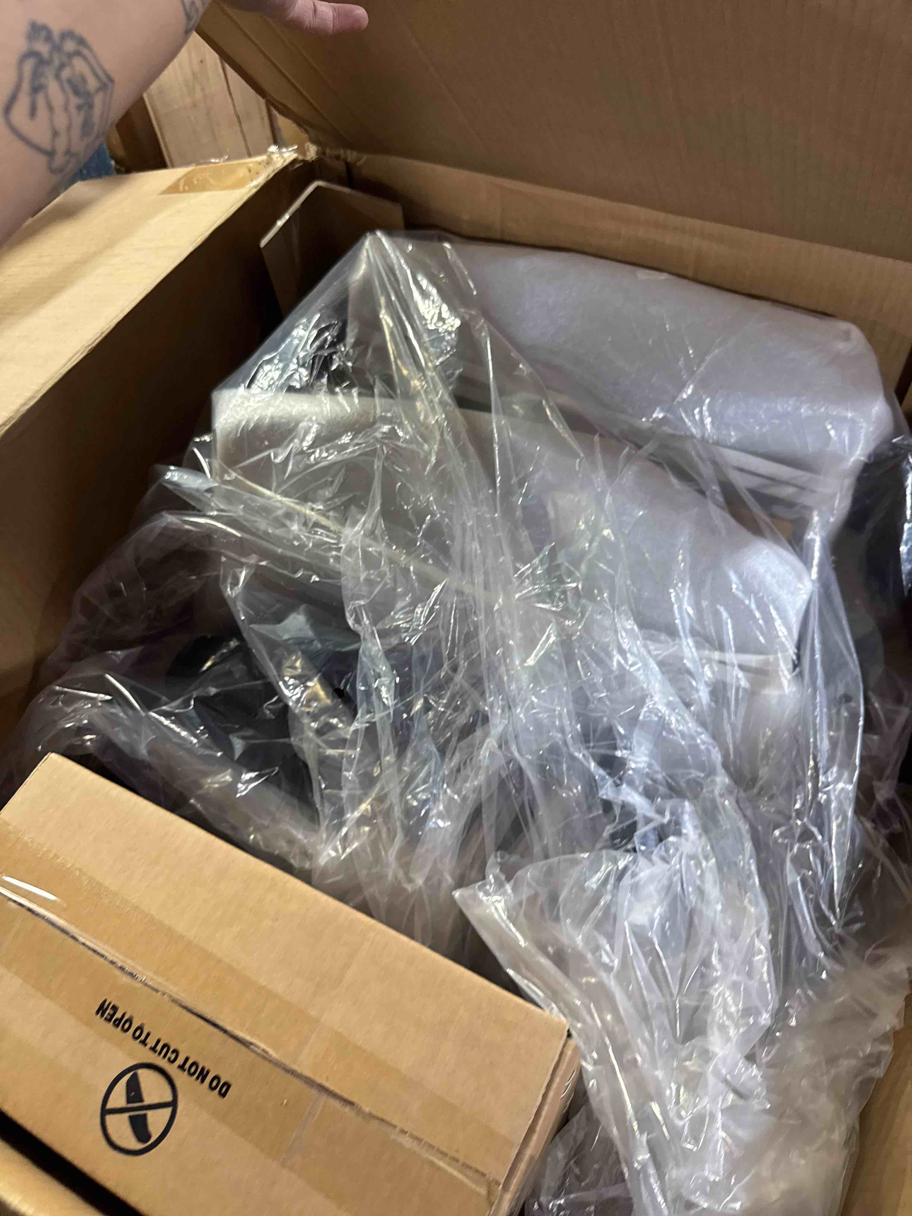 https://s3.amazonaws.com/lotting-images-prod/phillipi/GRA2166839_1777998024127.jpeg