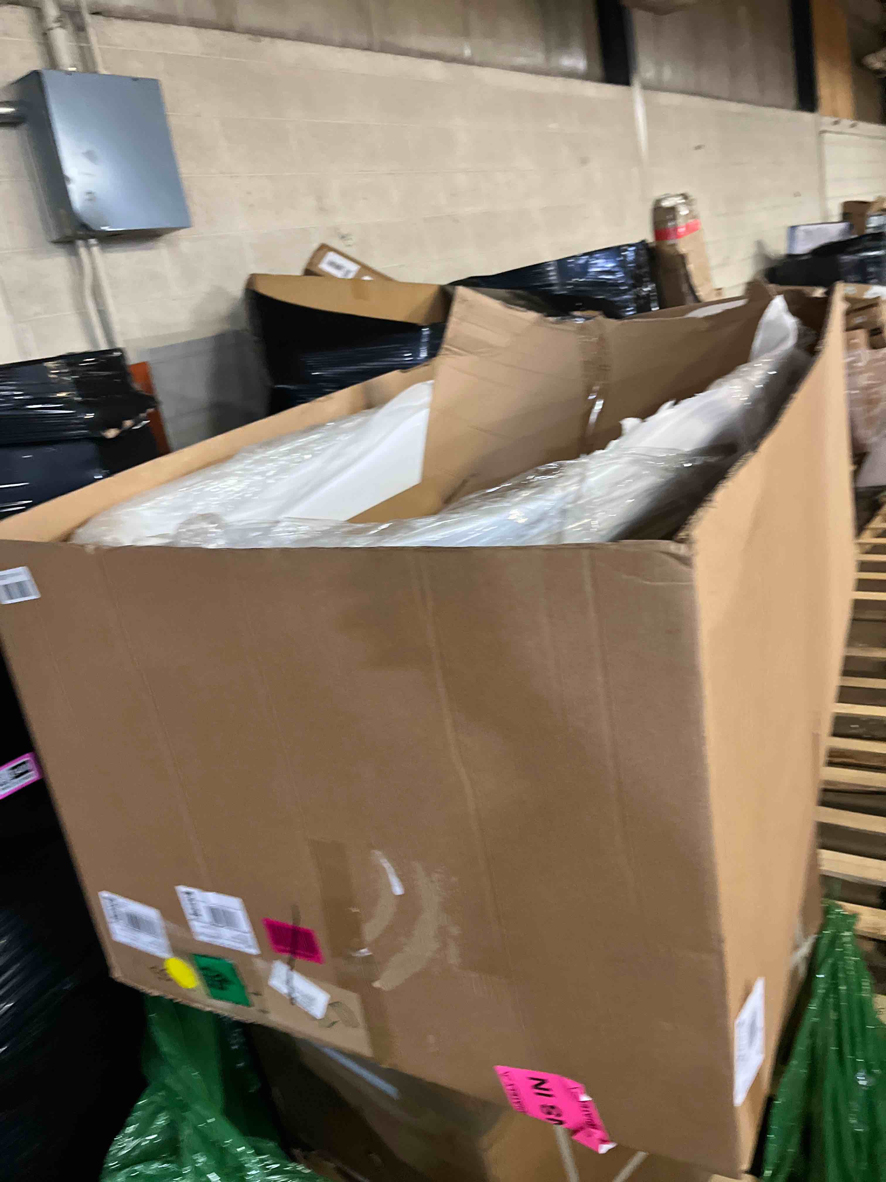 https://s3.amazonaws.com/lotting-images-prod/phillipi/GRA2167832_1753377246464.jpeg