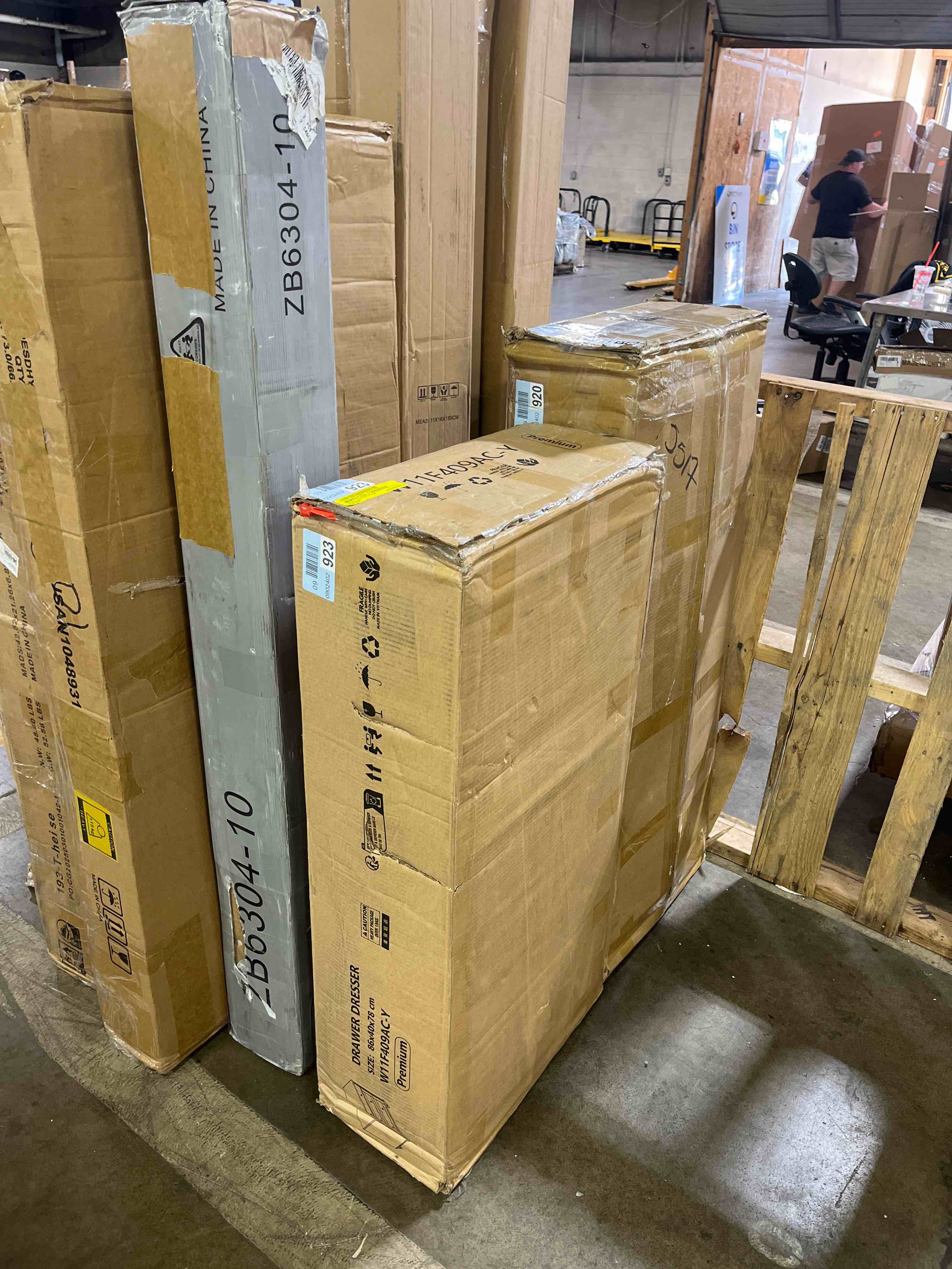 https://s3.amazonaws.com/lotting-images-prod/phillipi/GRA2168139_1757362718049.jpeg