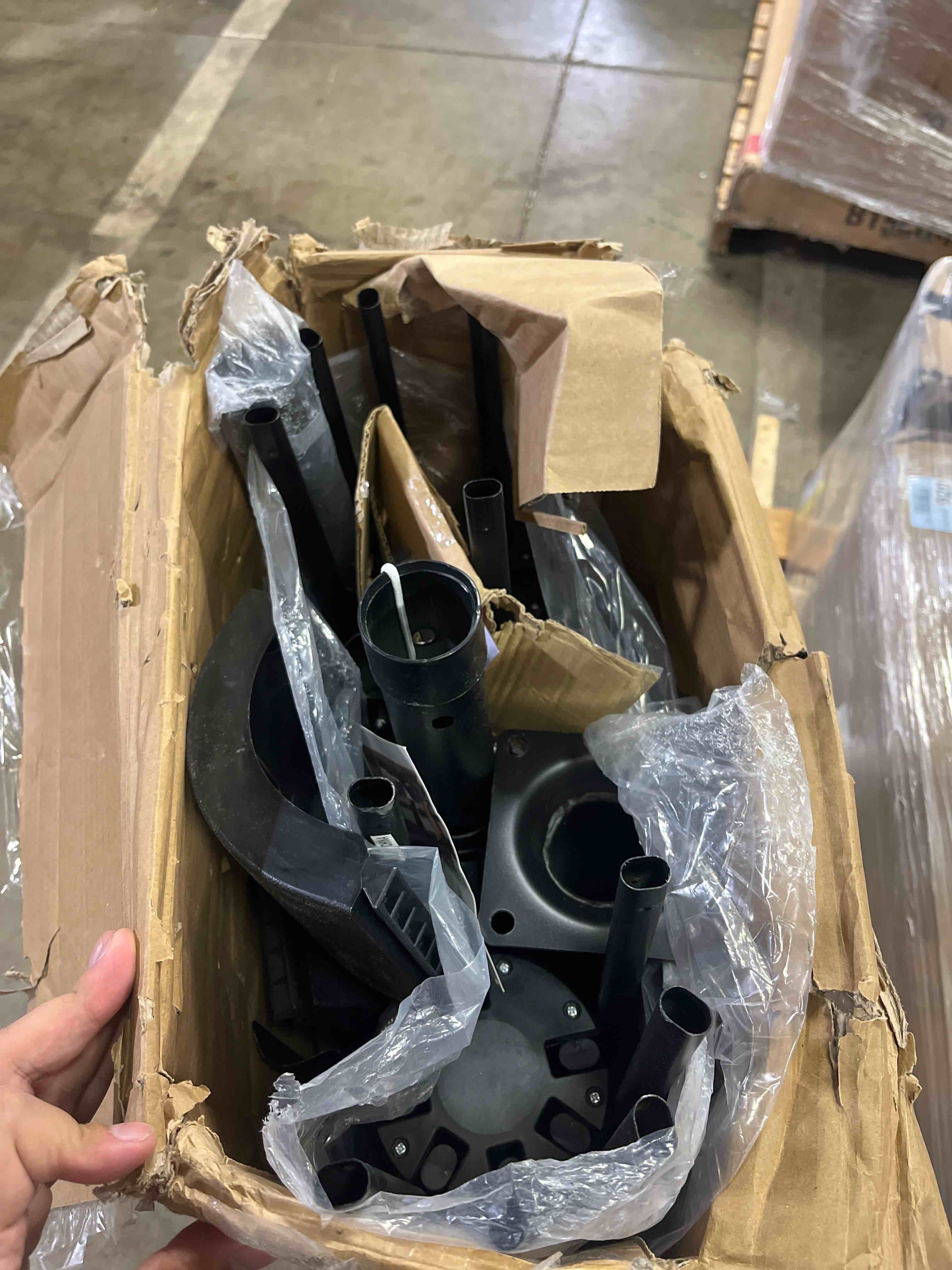 https://s3.amazonaws.com/lotting-images-prod/phillipi/GRA2168149_1757358134896.jpeg