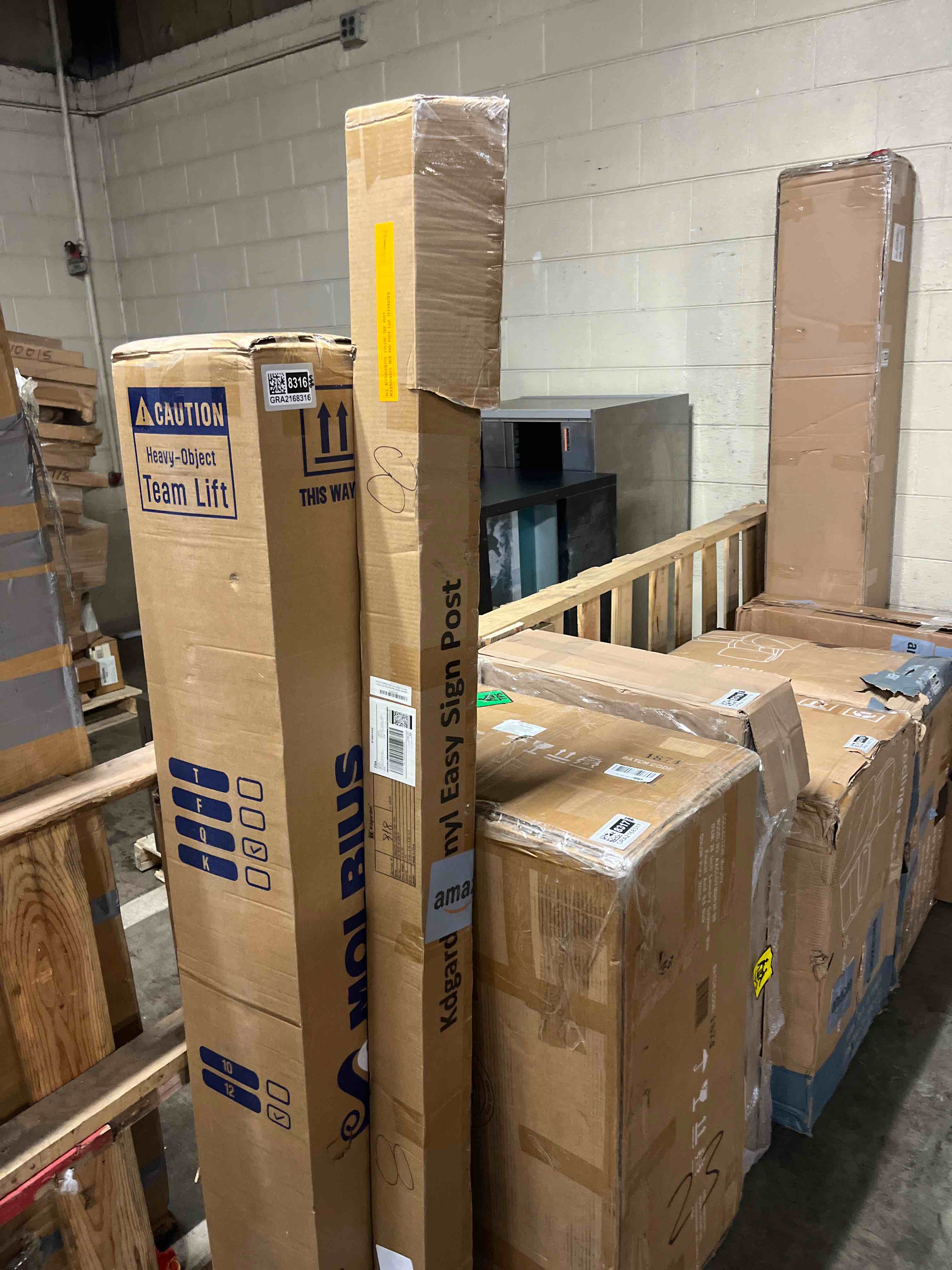 https://s3.amazonaws.com/lotting-images-prod/phillipi/GRA2168315_1760710294828.jpeg