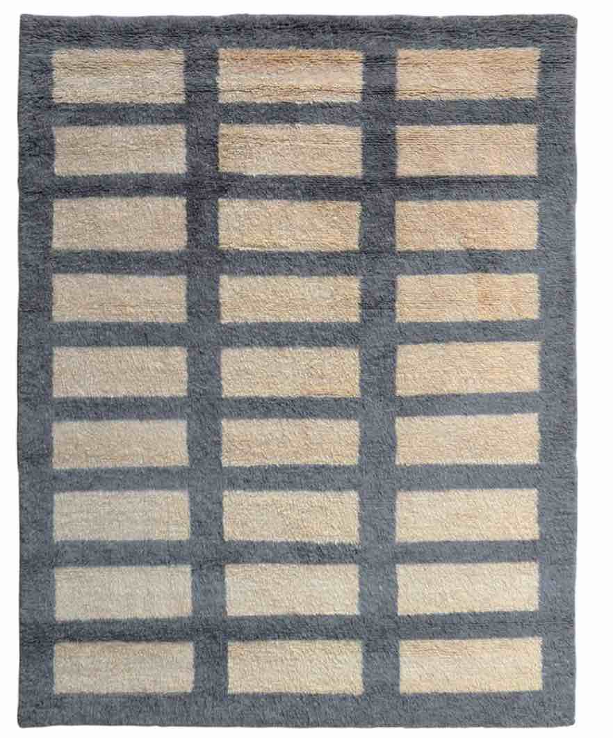 Designer Rugs looking for a New Home! (Special One Day Pick Up due to Thanksgiving) (Rug Rack)