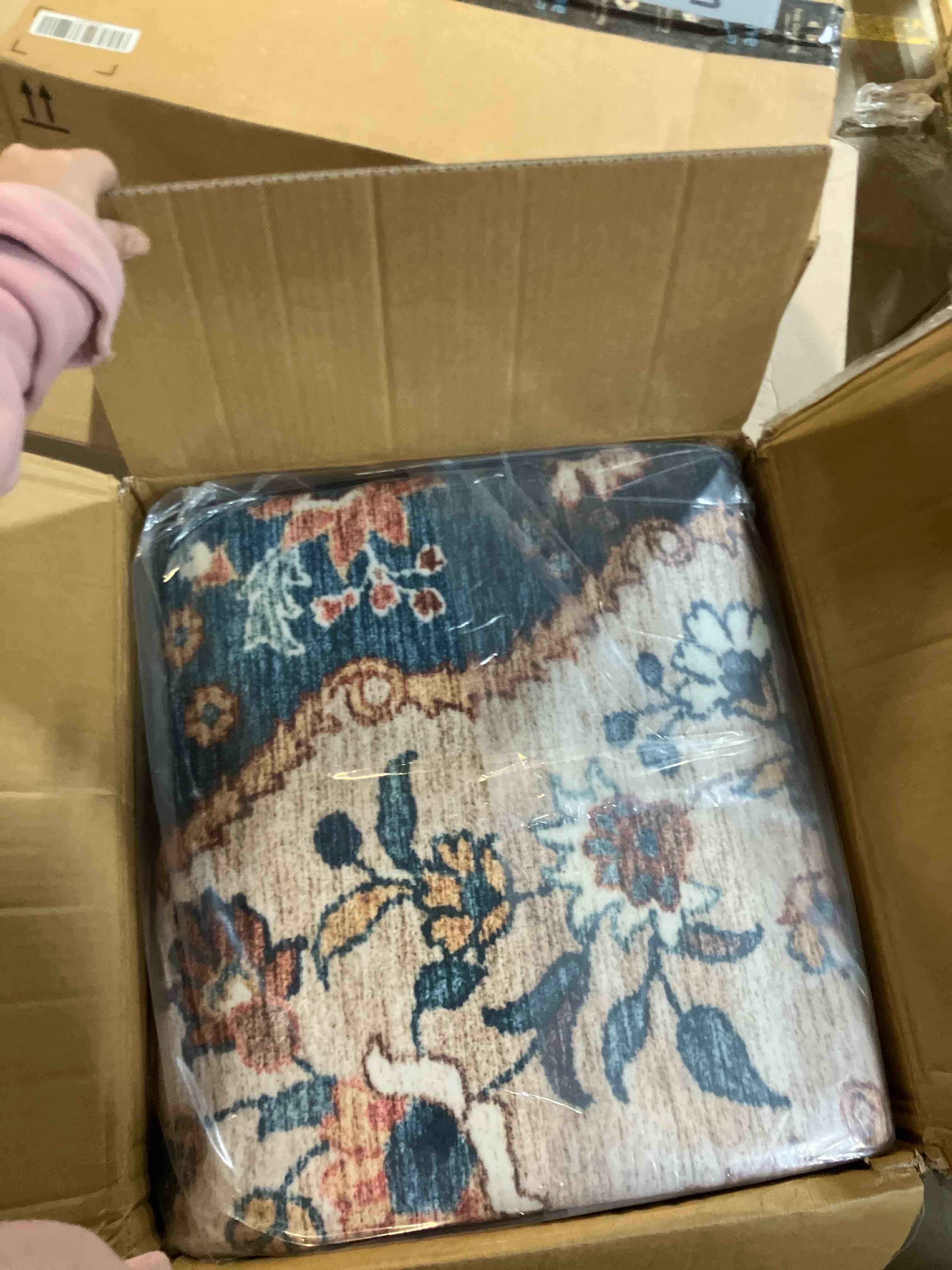 Condition photo showing New/Like New for vivorug 9x12 Area Rugs for Living Room, Non Slip Machine Washable Vintage Beige Rug, Ultra-Thin Lightweight Large Area Rug for Bedroom, Dining Room, Low Pile