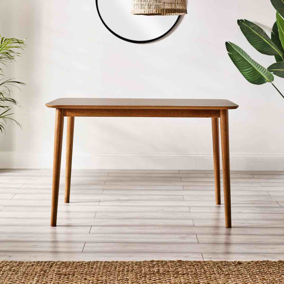 Condition photo showing Good Condition for Drea Solid Wood 4 or 6 Seater Dining Table - Traditional Rustic Farmhouse Kitchen Style