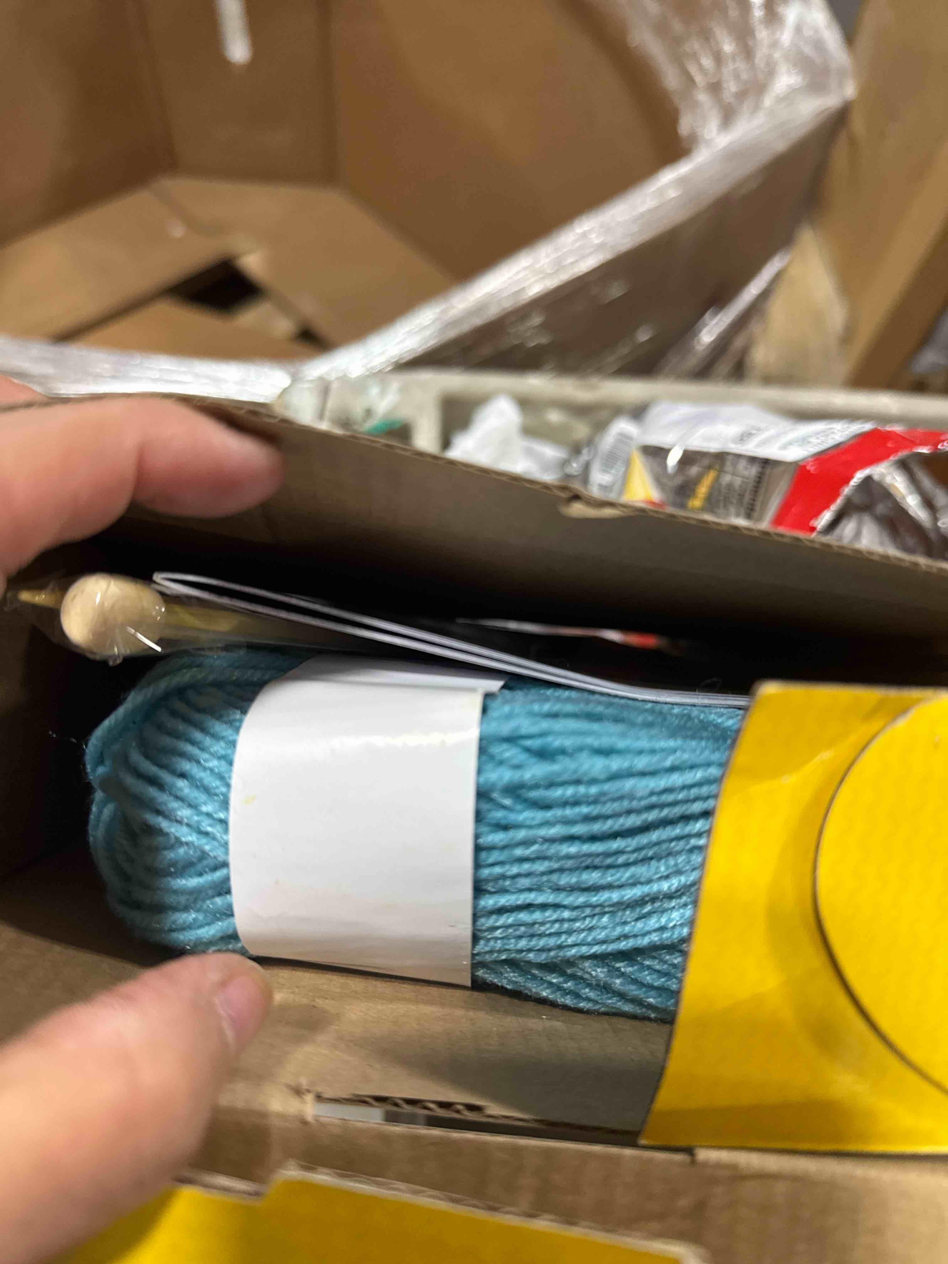 Condition photo showing New/Like New for CraftLab Knitting Kit for Beginners, Kids and Adults Includes All Knitting Supplies: Wool Yarn, Wooden Knitting Needles, Yarn Needle and Instructions – Fantastic Gift (B096N2Q2YV)